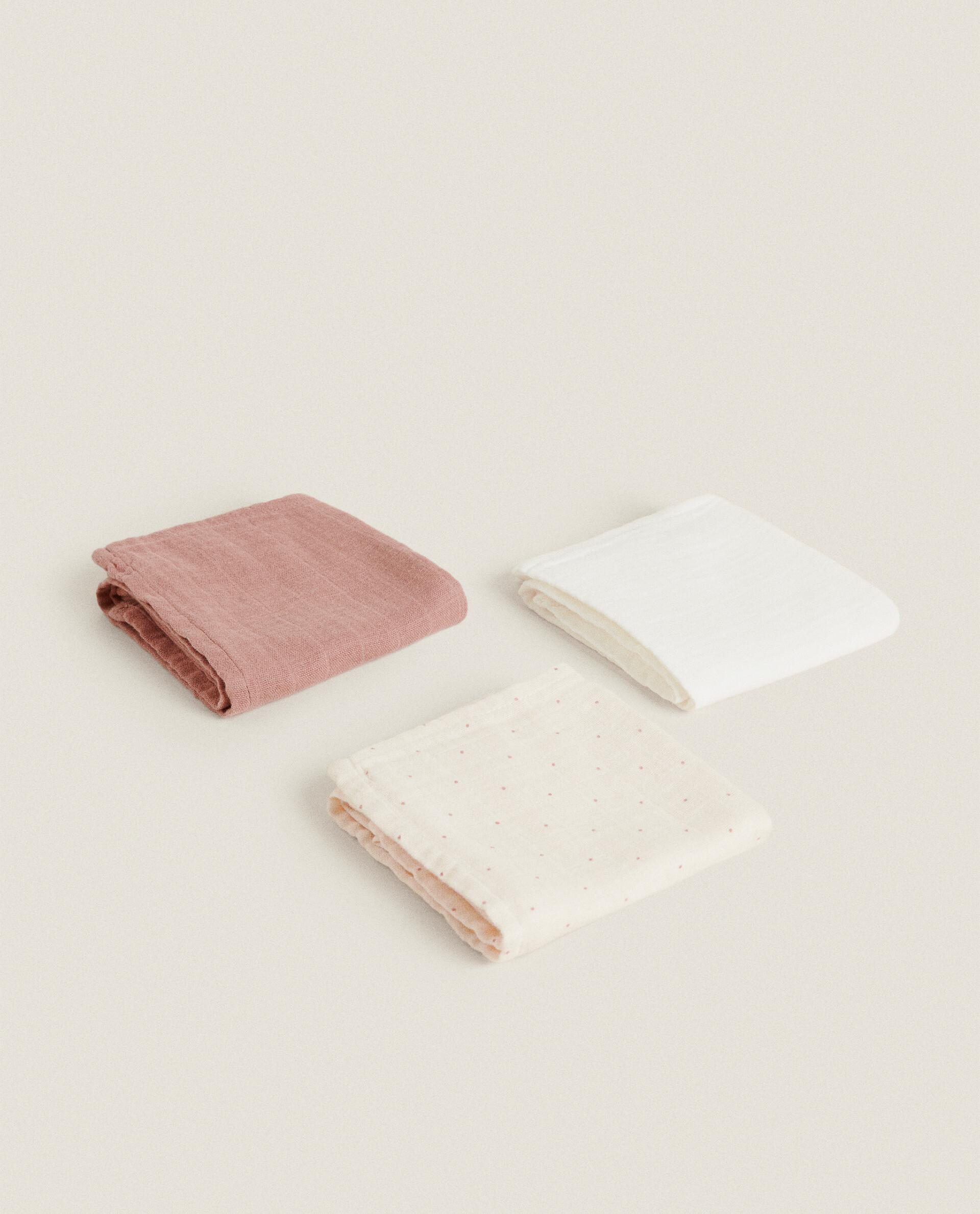 PACK OF MULTICOLOURED BABY MUSLIN CLOTHS (PACK OF 3) product thumbnail 2