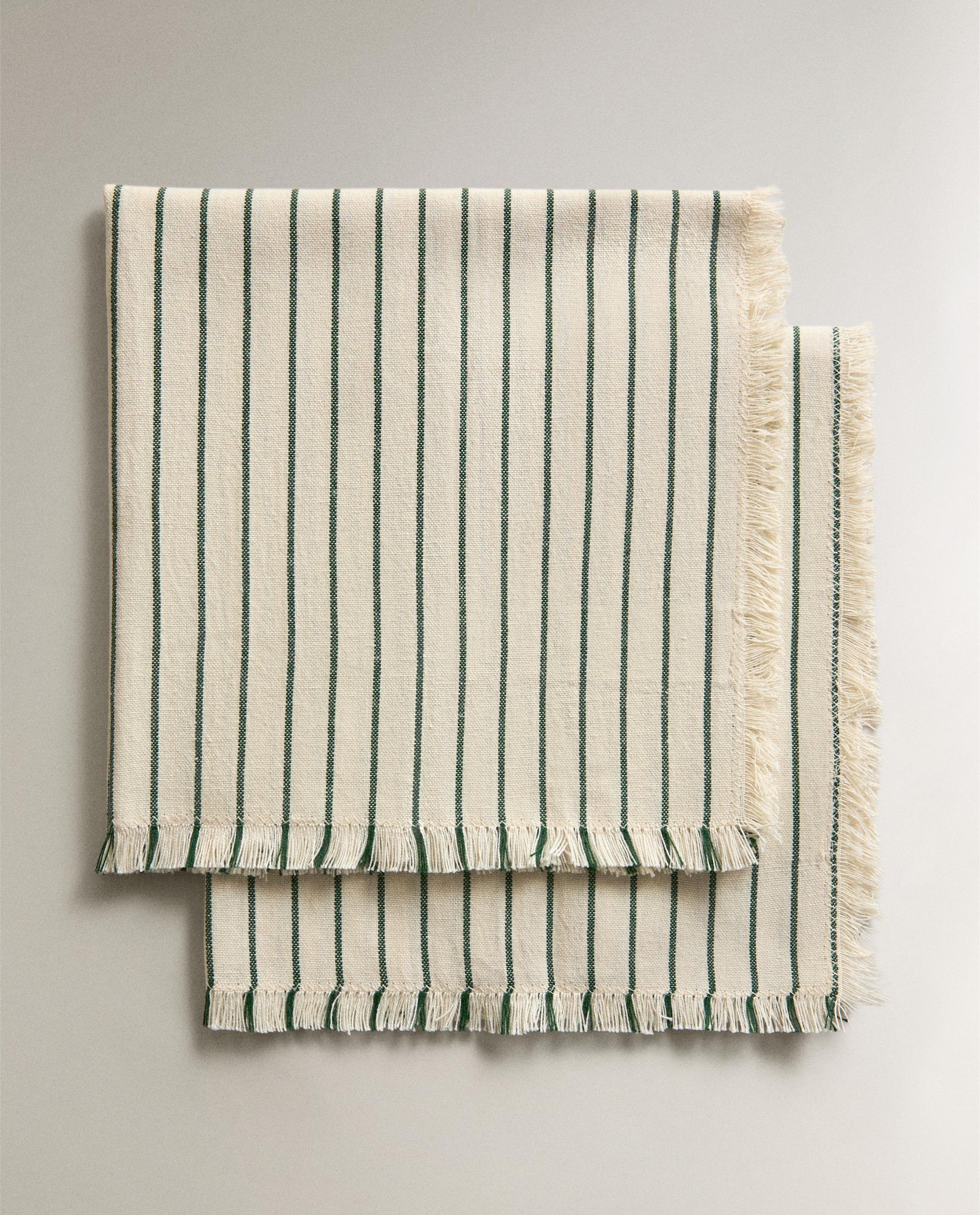 PACK OF STRIPED AND FRINGED NAPKINS (PACK OF 2) product thumbnail 6