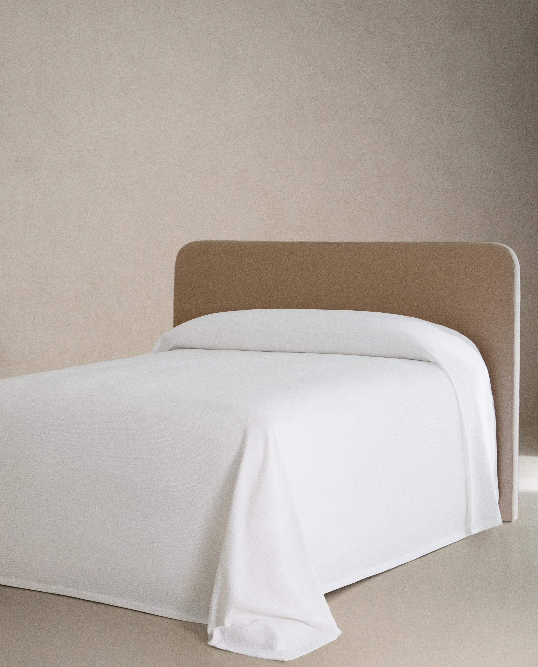 COTTON BEDSPREAD WITH RAISED DESIGN product thumbnail 4