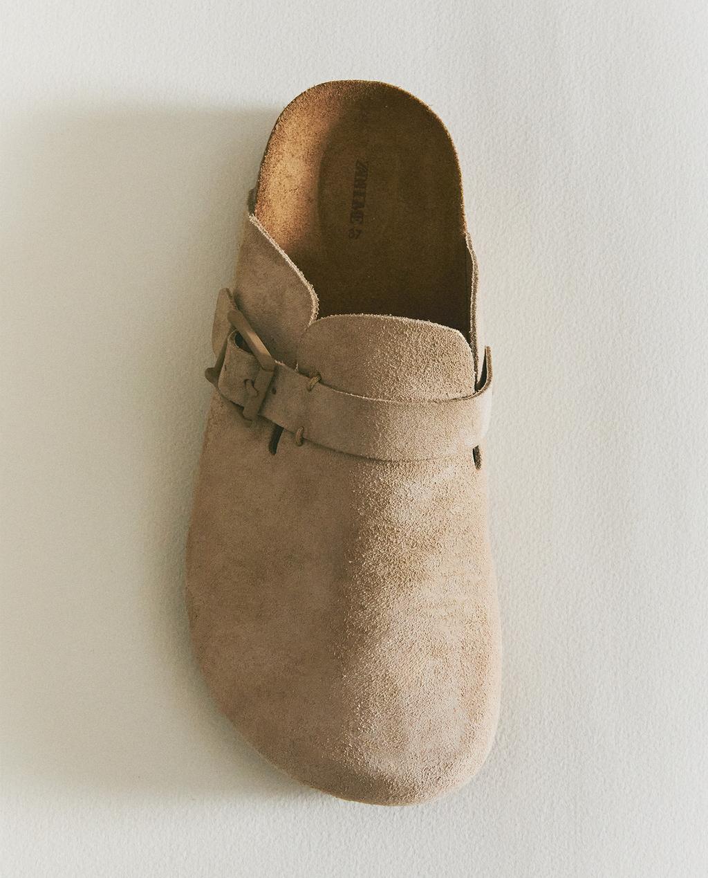 LEATHER CLOGS WITH BUCKLE AND TOPSTITCHING DETAIL