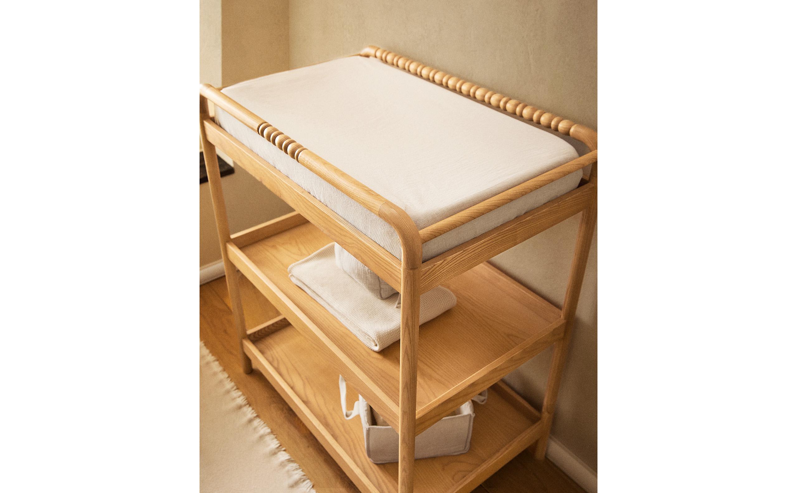 WOODEN BABY CHANGING MAT