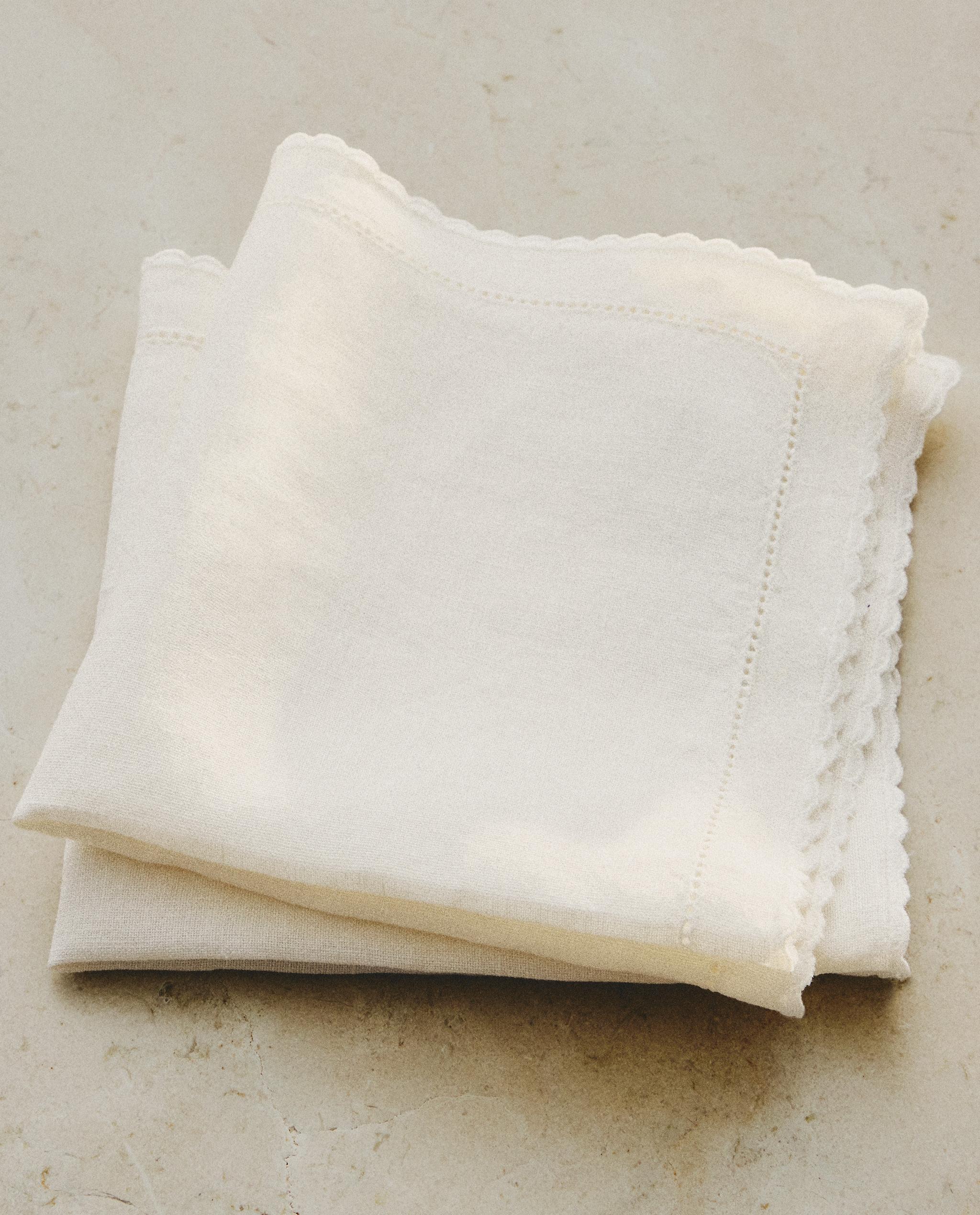 TOWEL WITH EMBROIDERED LINEN BORDER product thumbnail 8