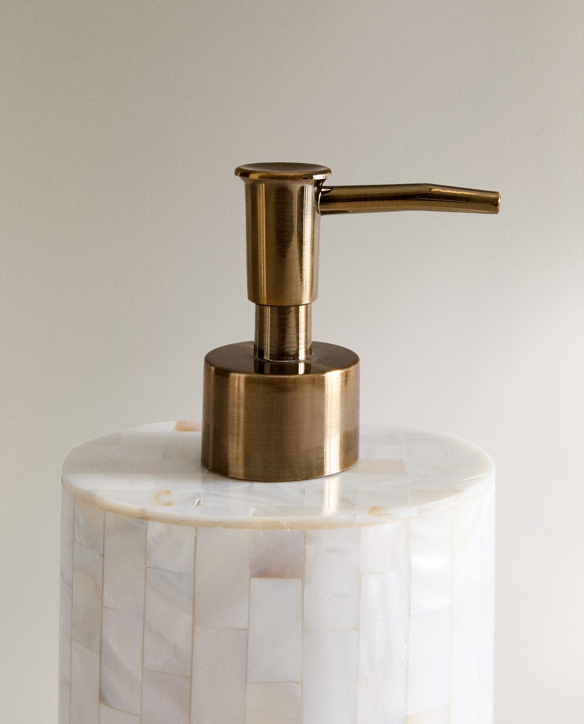 MOTHER-OF-PEARL BATHROOM SET