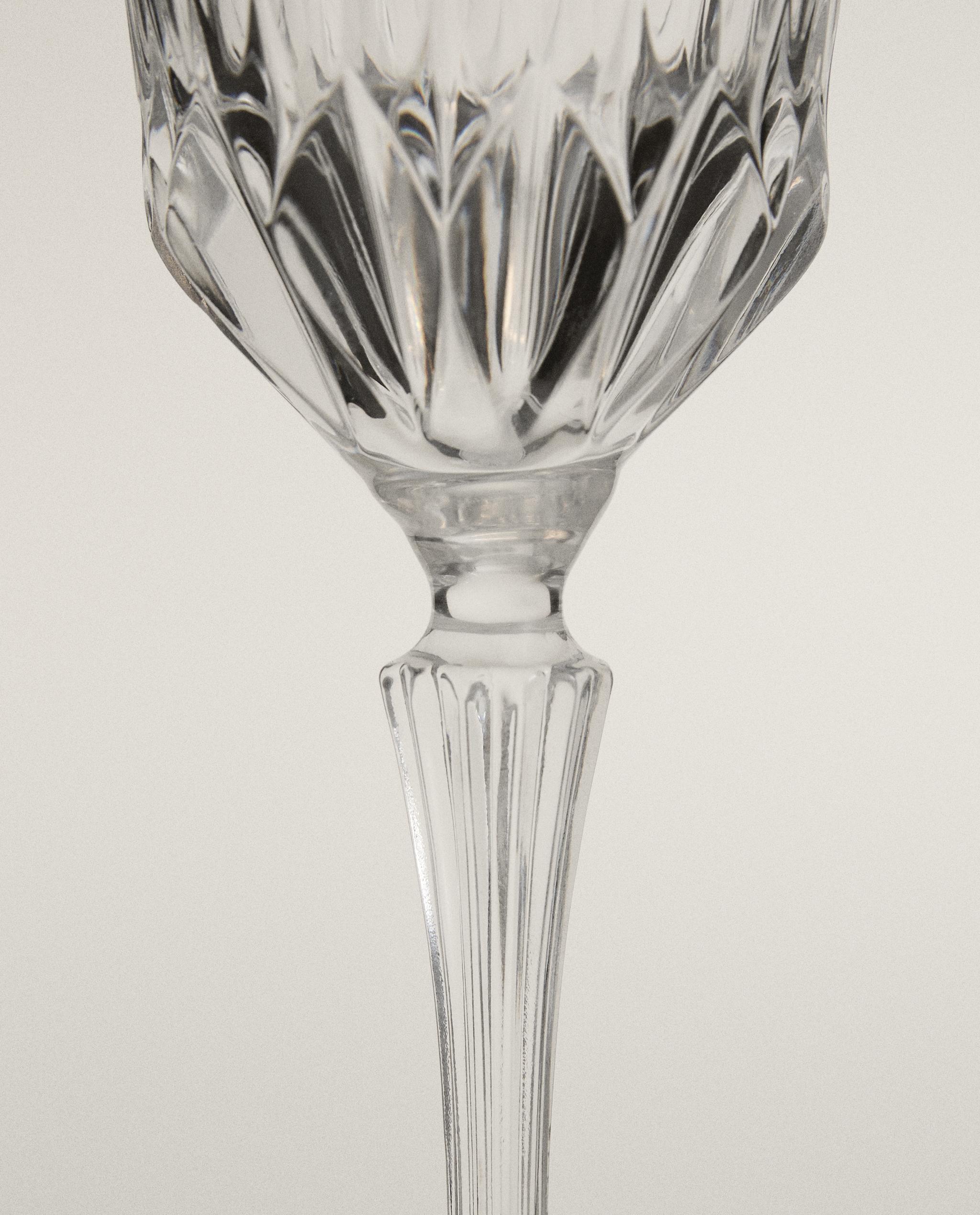 ENGRAVED-EFFECT CRYSTALLINE WINE GLASS product thumbnail 9