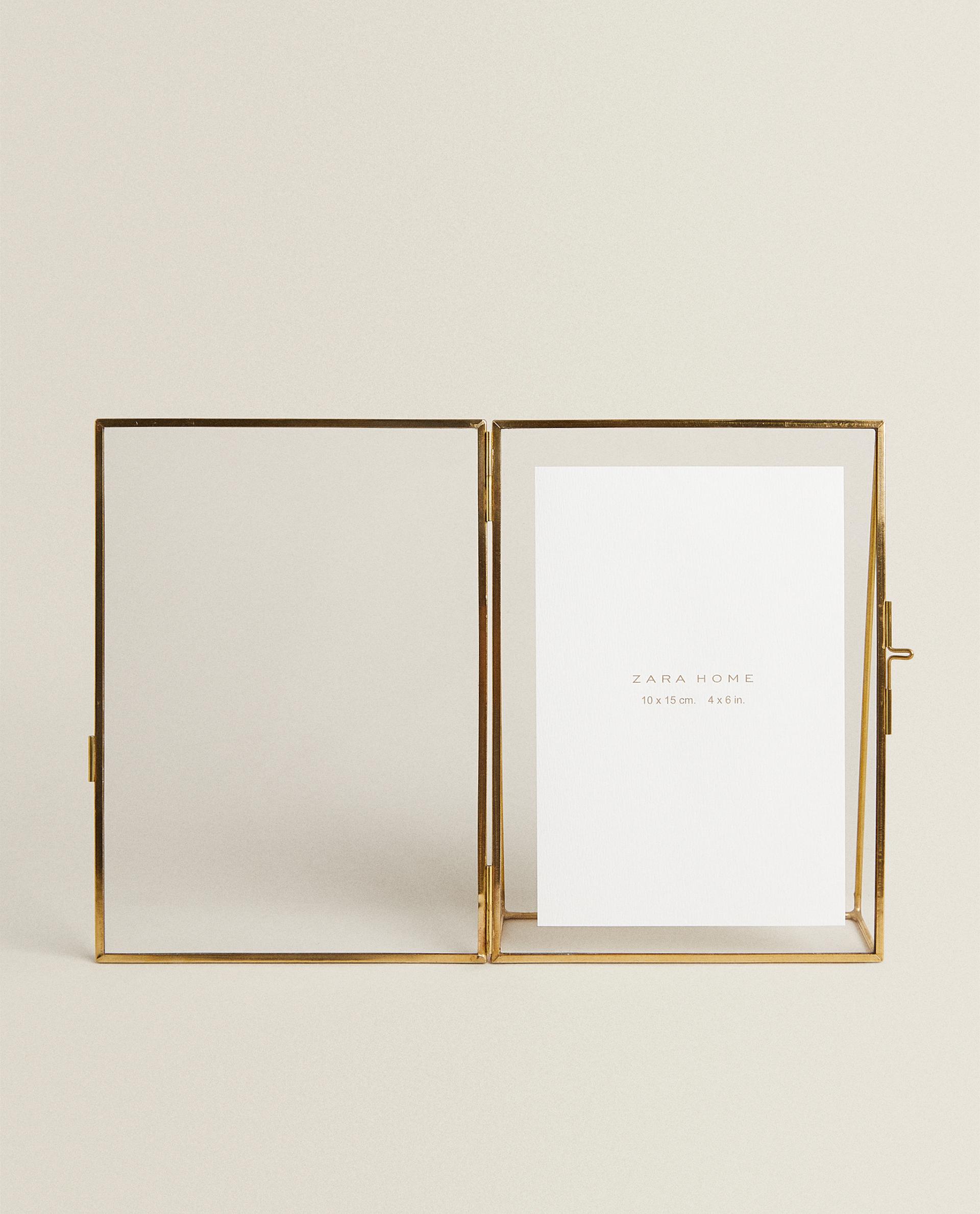 TRIANGULAR STRUCTURE PHOTO FRAME