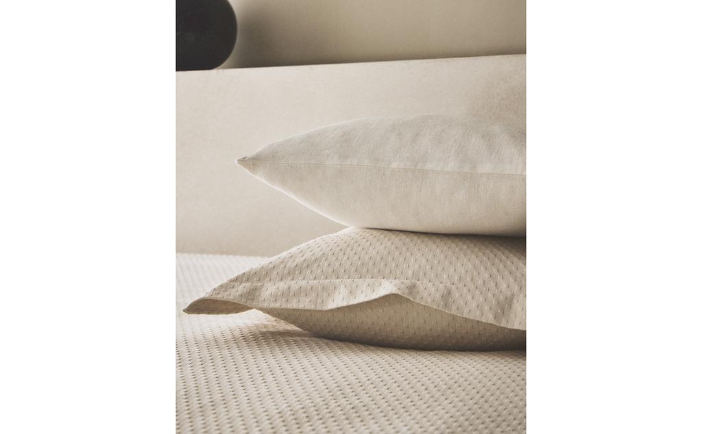 HOUSSE DE COUSSIN MOTIF POIS HOUSSE DE COUSSIN MOTIF POIS