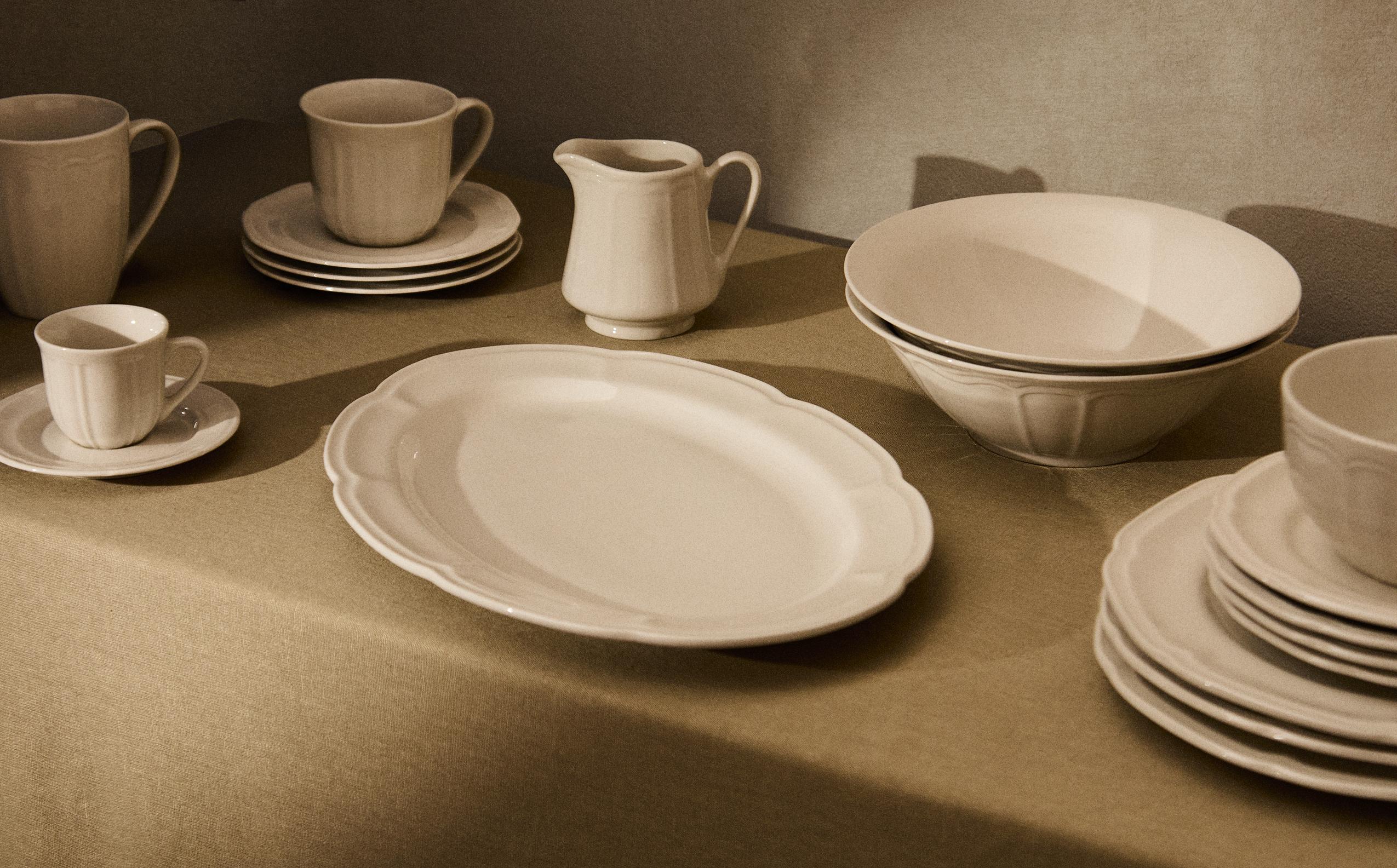 CLASSIC PORCELAIN TABLEWARE