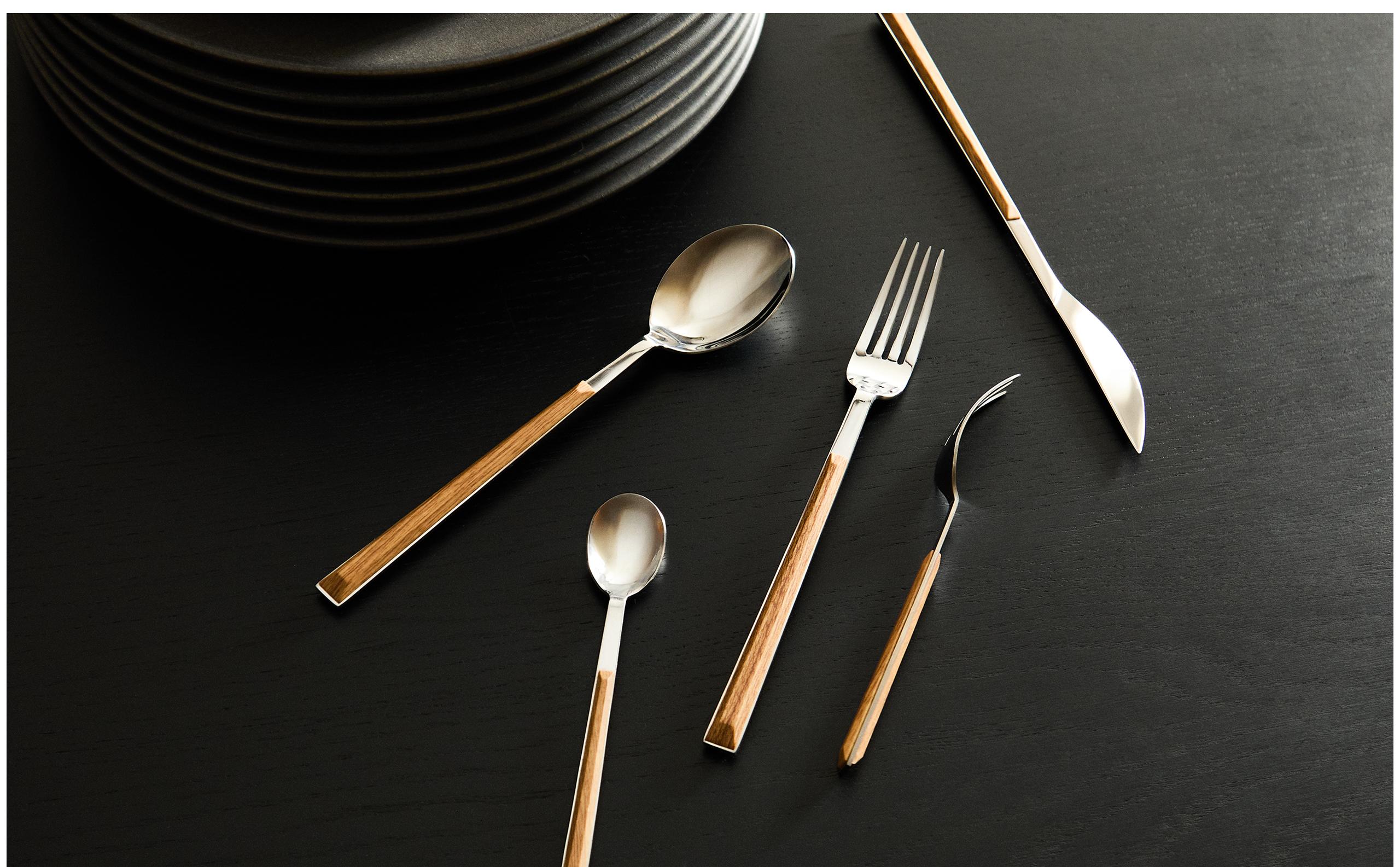 WOOD-EFFECT CUTLERY