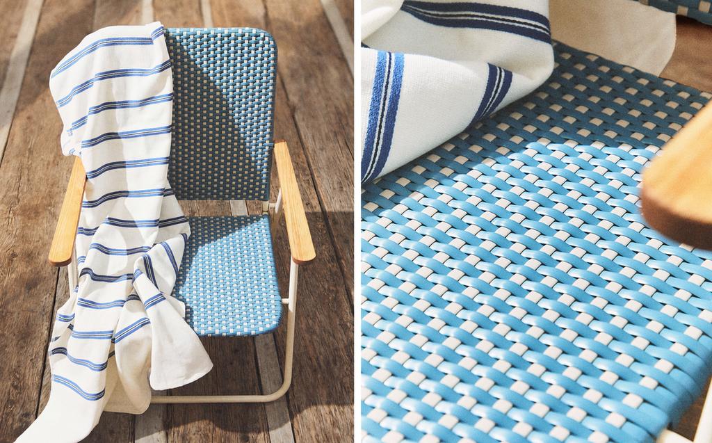 STRANDSTOEL MET HOUTEN ARMLEUNINGEN STRANDSTOEL MET HOUTEN ARMLEUNINGEN