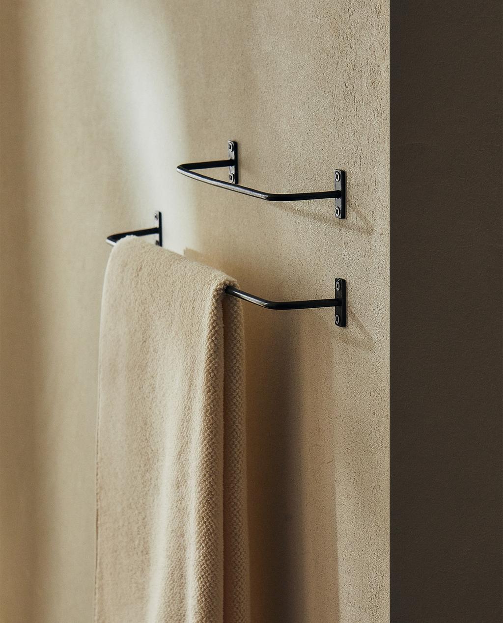 DARK METAL TOWEL RACK