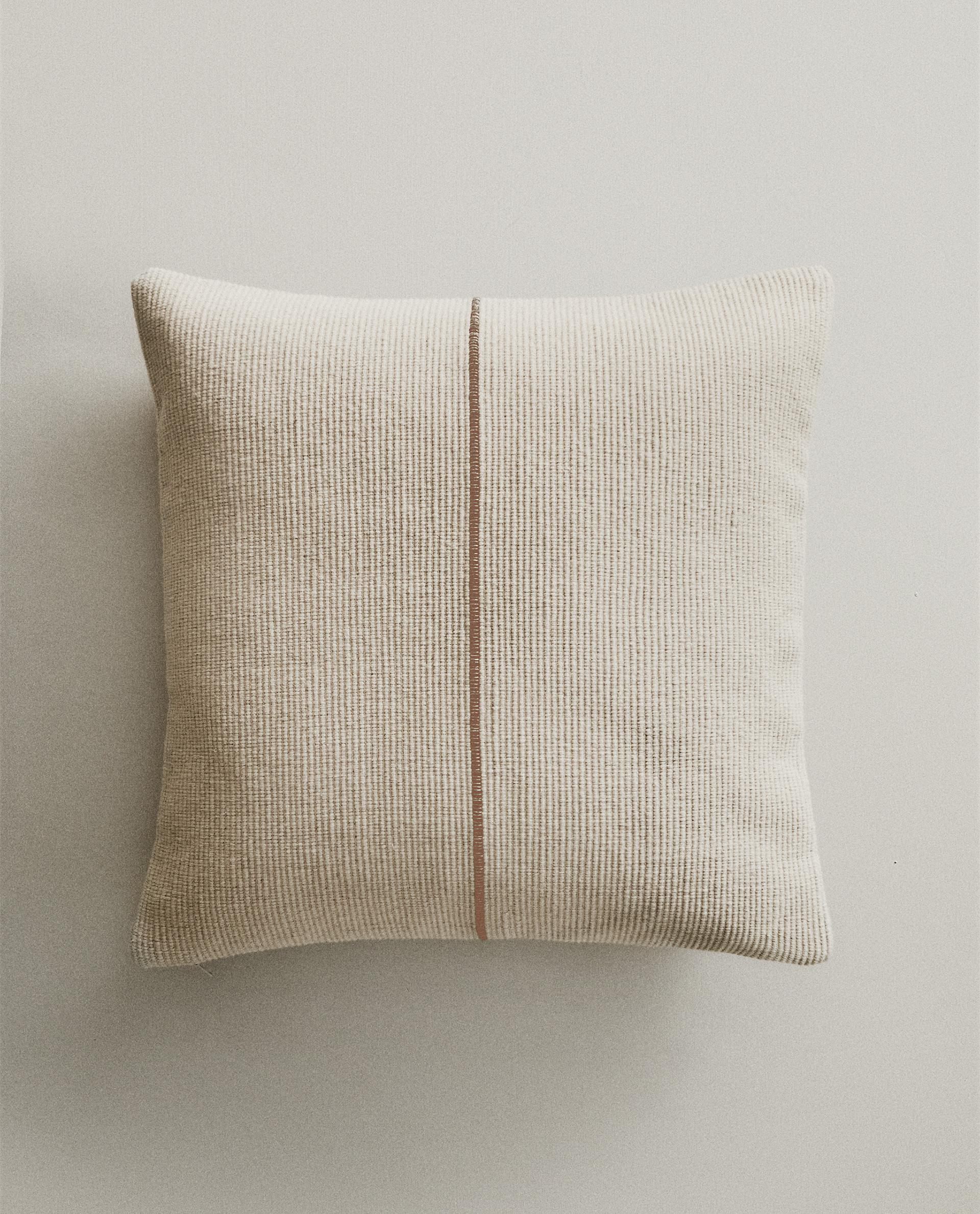 フェイクファー クッションカバー | Zara Home 日本/Japan