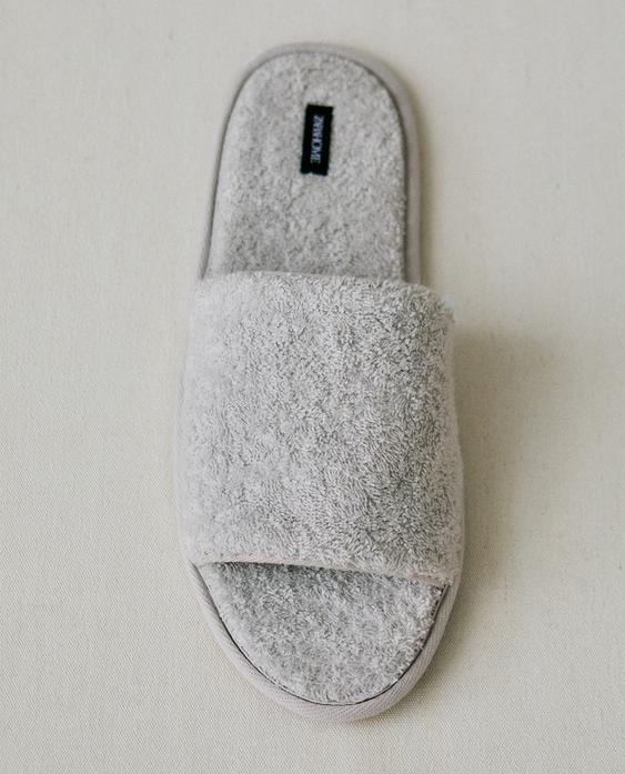 OPEN TERRY BATHROOM SLIPPERS