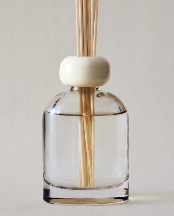 (4.06 oz) FLEUR DE VÉTIVER SCENTED REED DIFFUSER