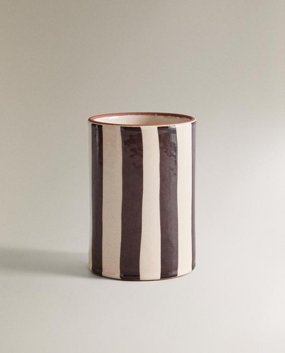 BROWN STRIPED TOOTHBRUSH HOLDER BROWN STRIPED TOOTHBRUSH HOLDER