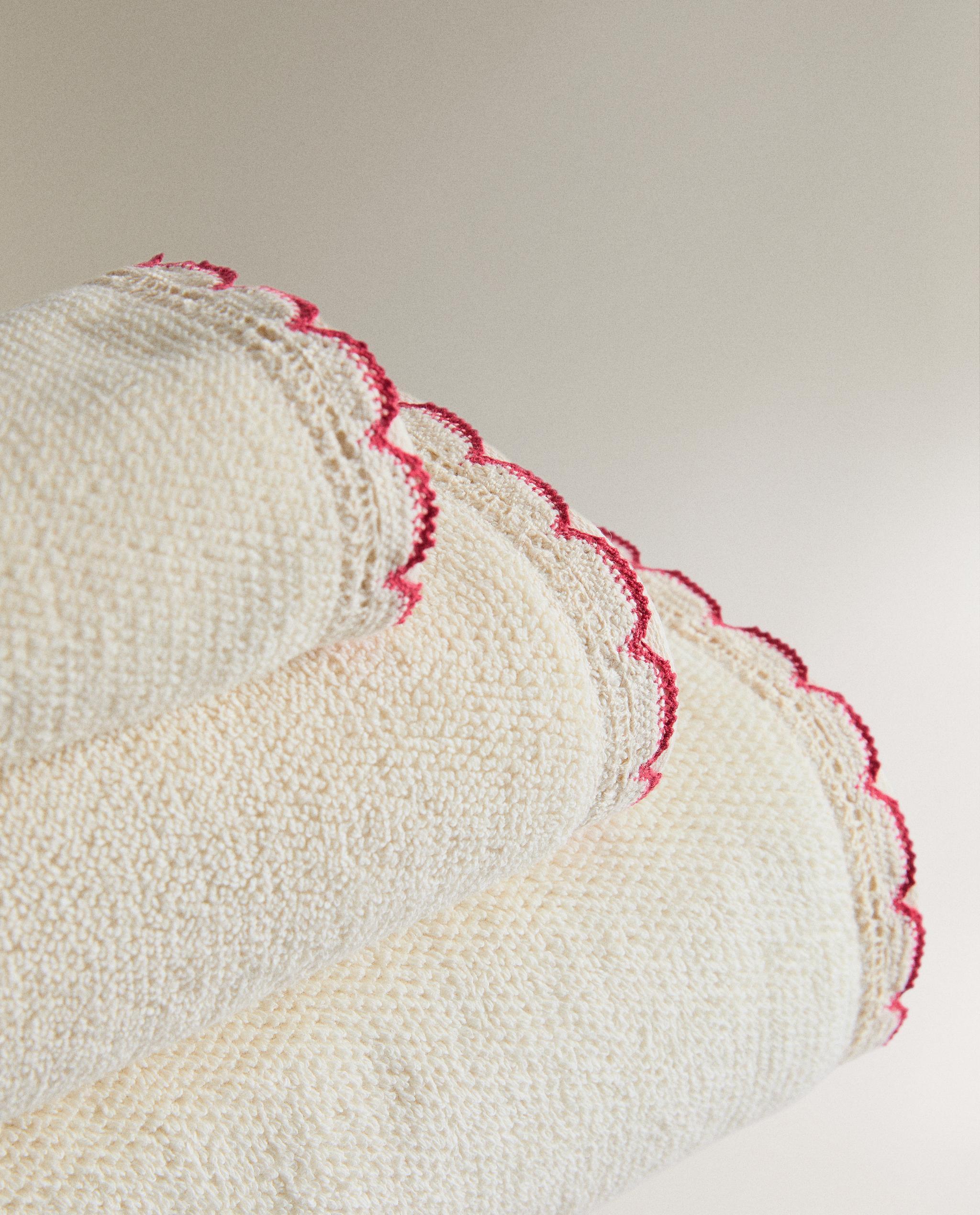 CONTRAST CROCHET BATH TOWEL product thumbnail 4