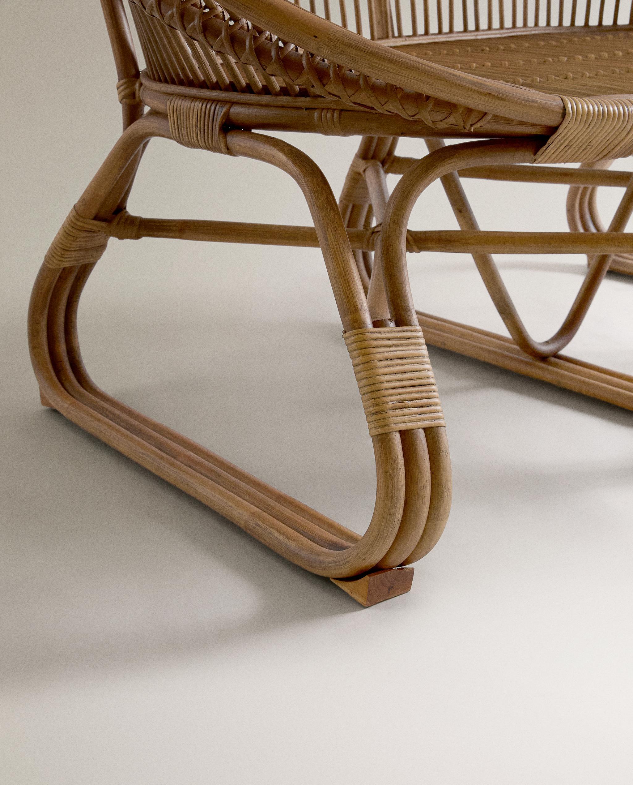 RATTAN COUCH AND STRIPED CUSHION product thumbnail 8