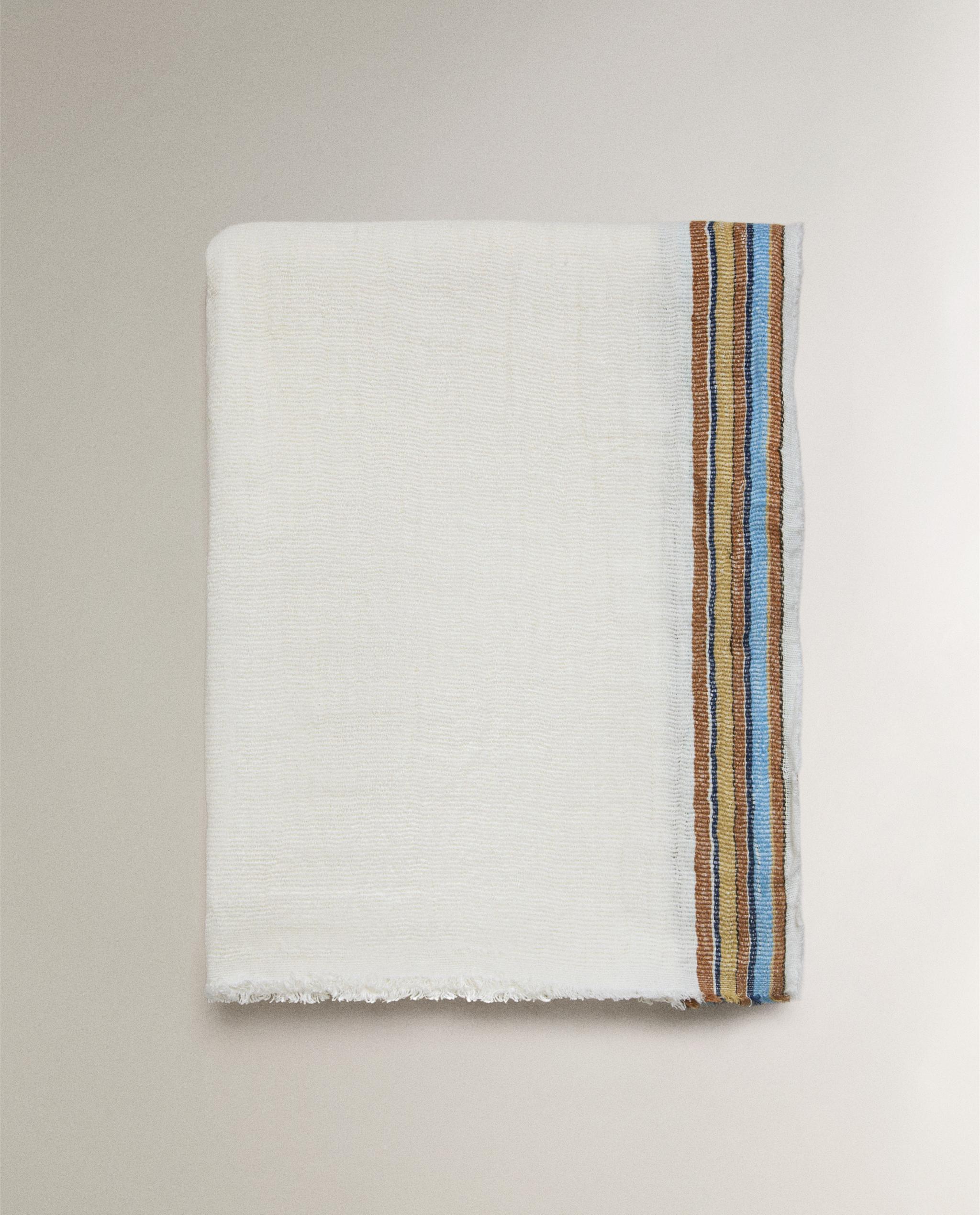 STRIPED LINEN THROW product thumbnail 5