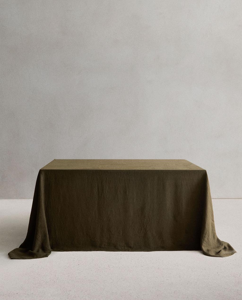 TABLECLOTH 02