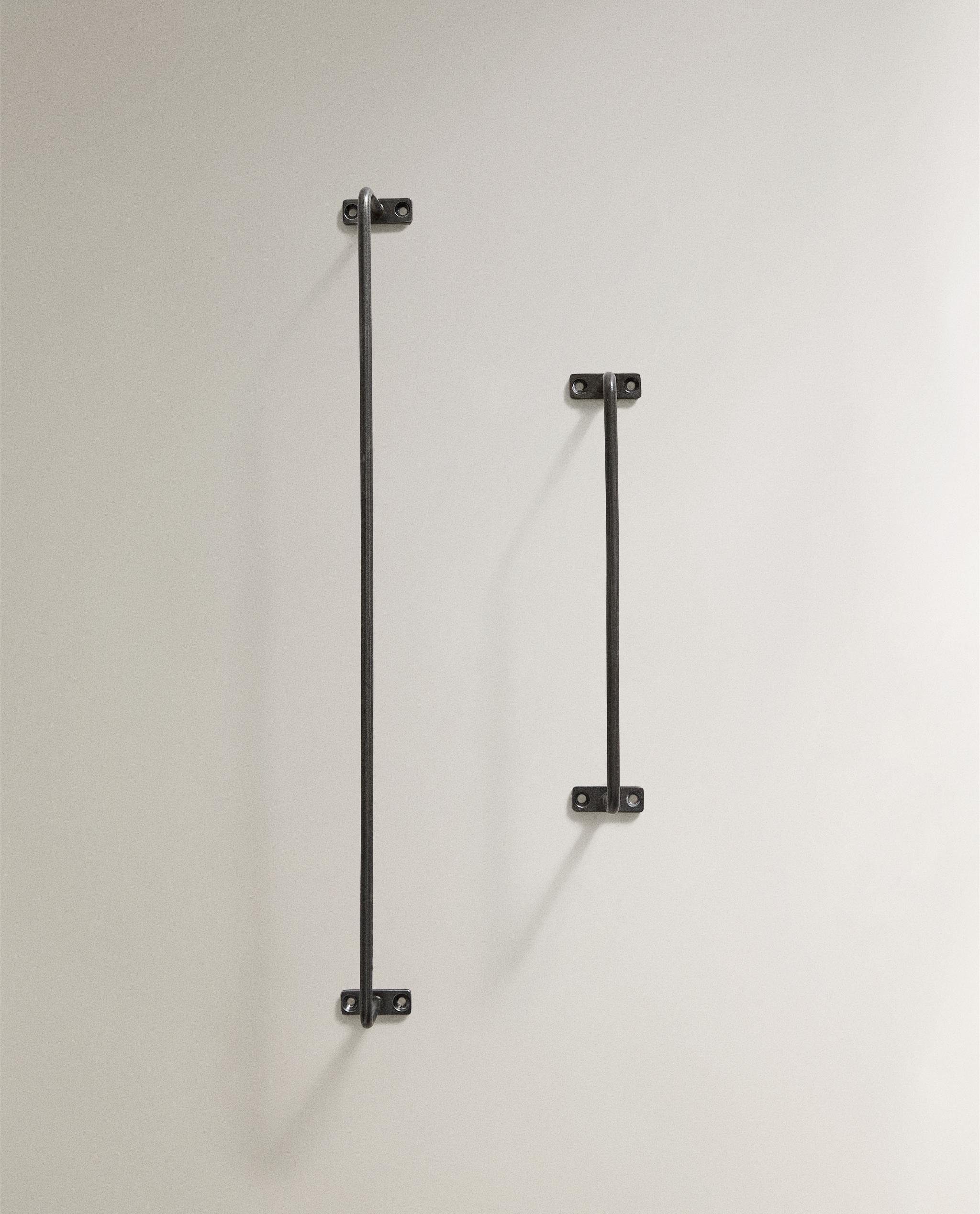 DARK METAL TOWEL RACK product thumbnail 9