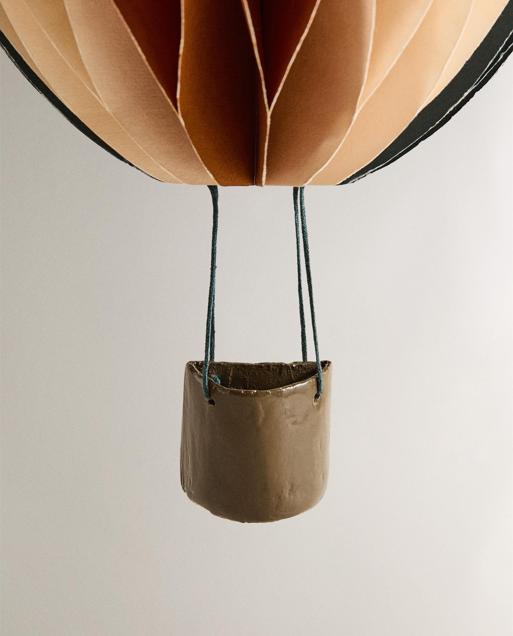 COLOURED PAPER WALL BALLOON (21 CM) product thumbnail 8
