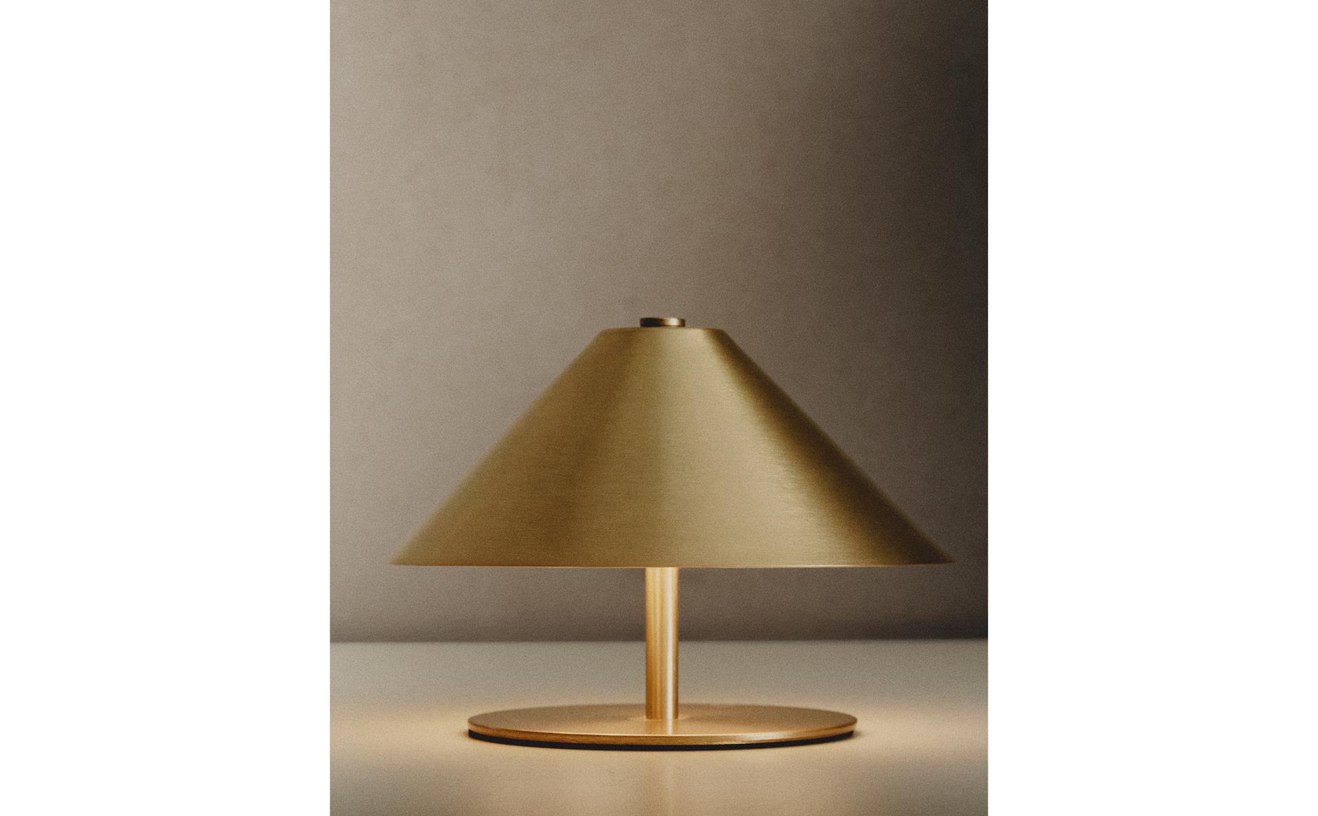 مصباح طاولة لاسلكي حديد مصباح طاولة لاسلكي حديد