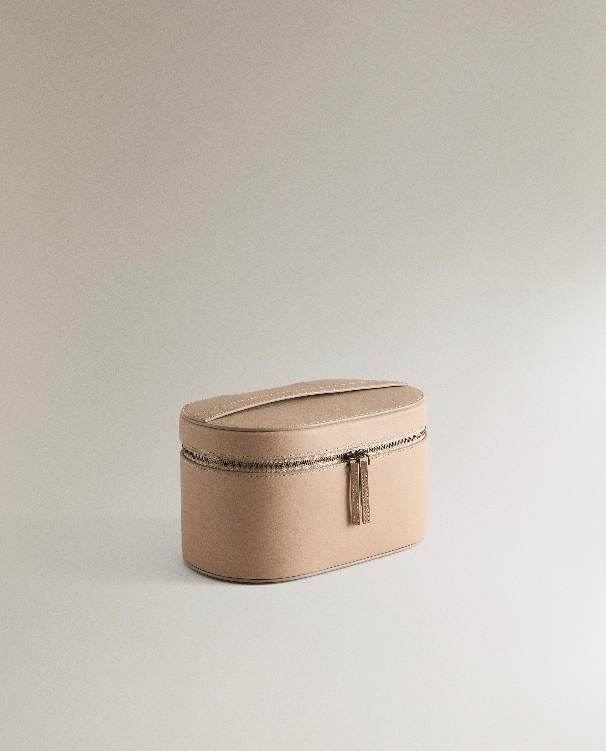 SMALL RIGID LEATHER TOILETRY BAG product thumbnail 8