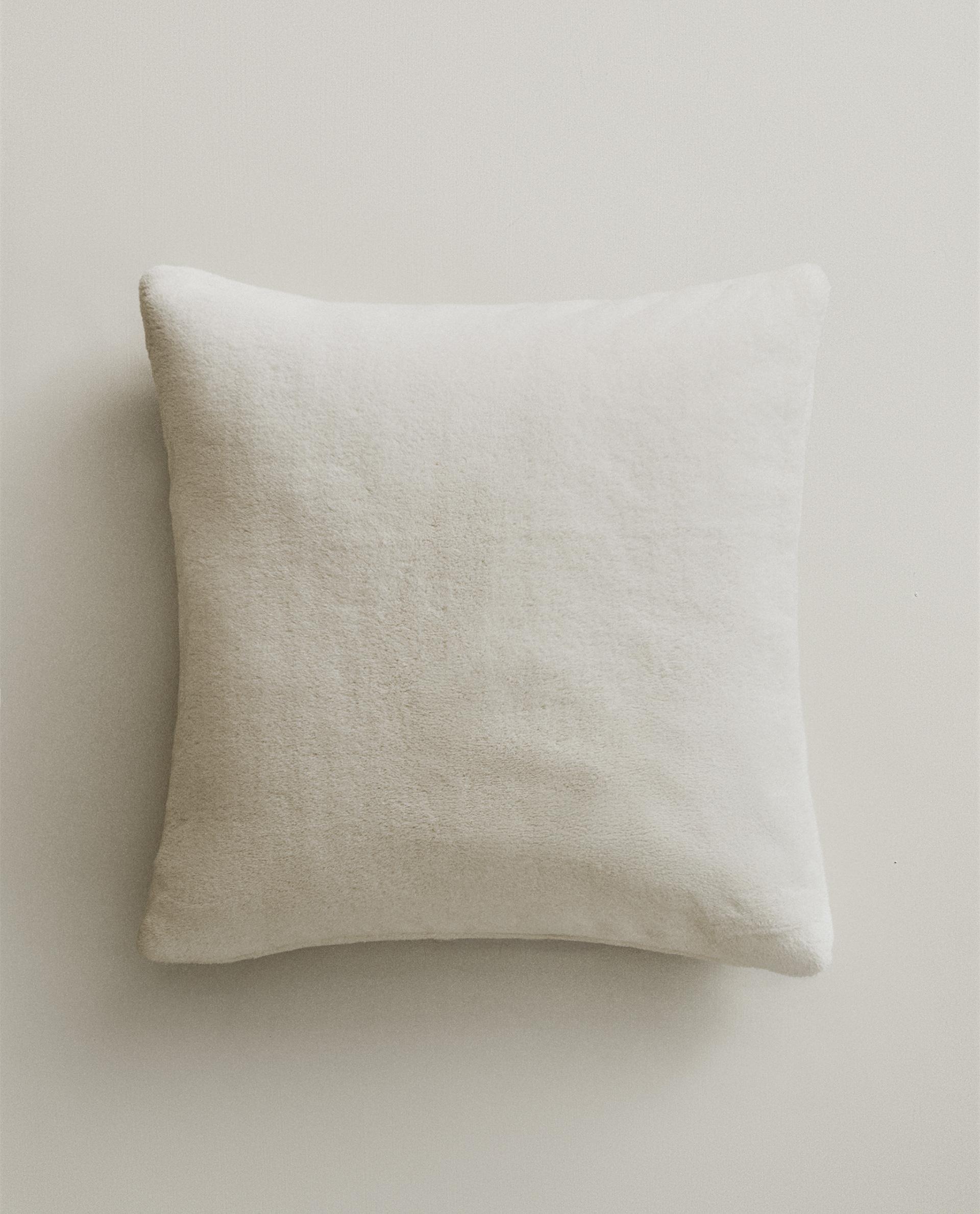 フェイクファー クッションカバー | Zara Home 日本/Japan