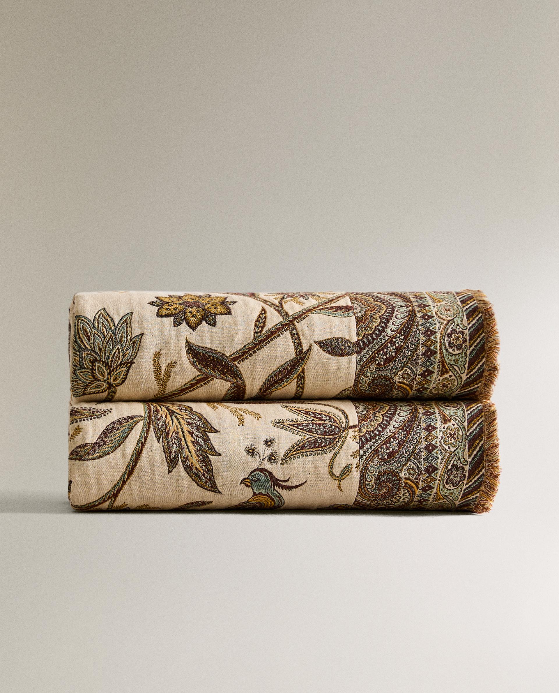 FLORAL JACQUARD THROW product thumbnail 10