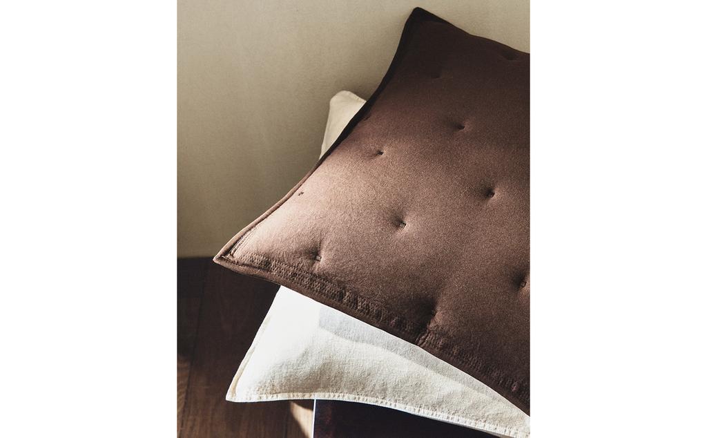 UKRASNA JASTUČNICA ZA PREKRIVAČ ZA KREVET OD MIKROVLAKANA