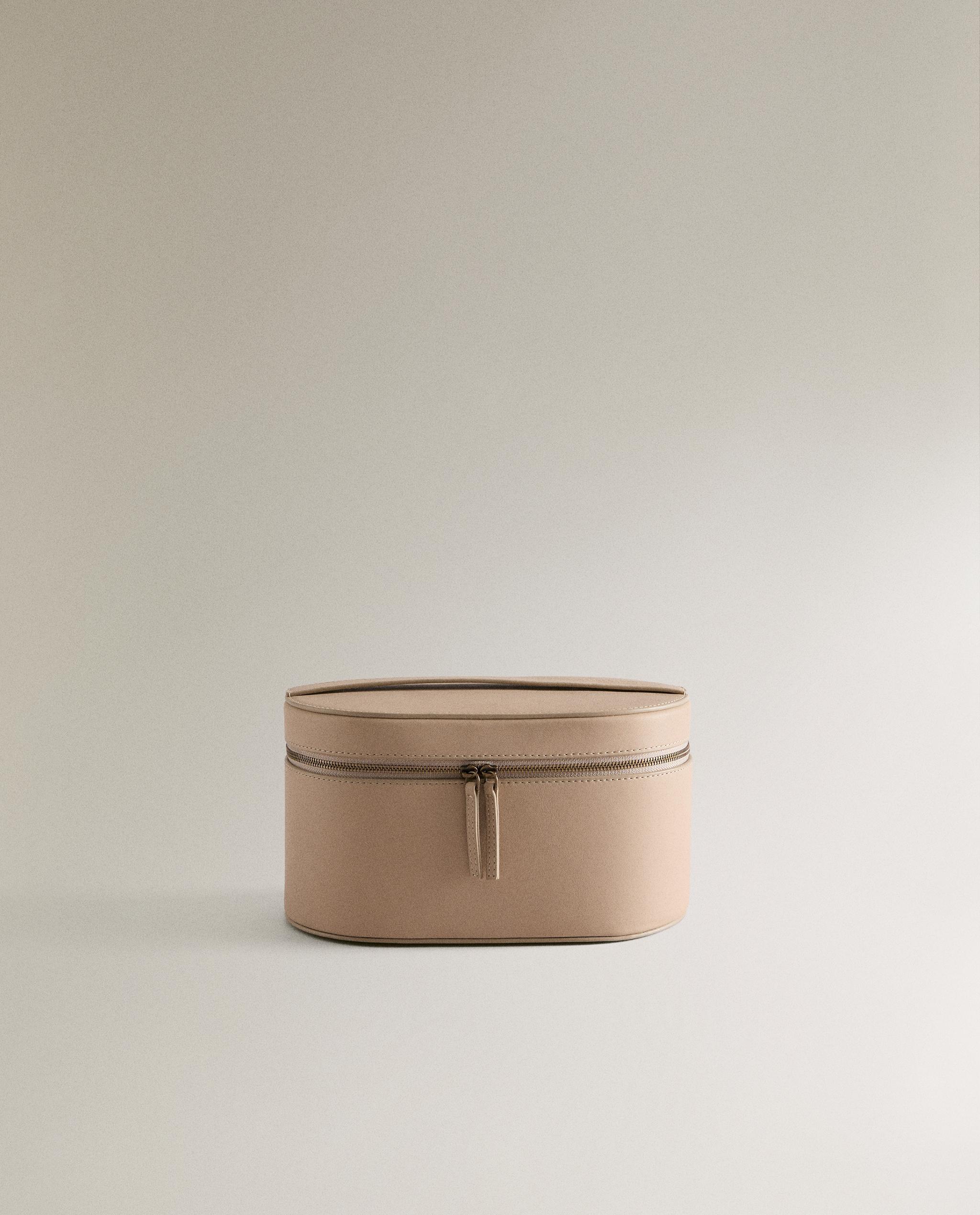 SMALL RIGID LEATHER TOILETRY BAG product thumbnail 7