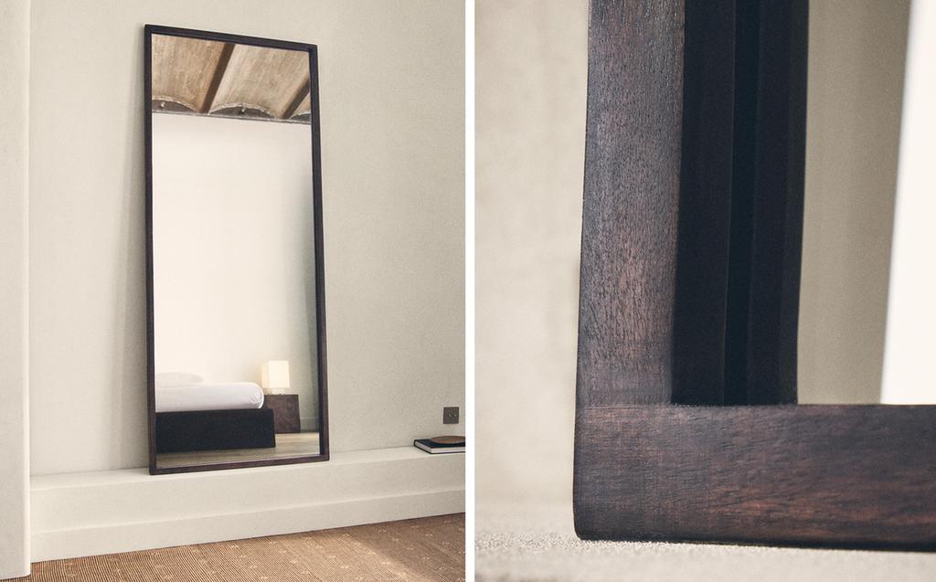VERTICAL MIRROR WITH WOODEN FRAME