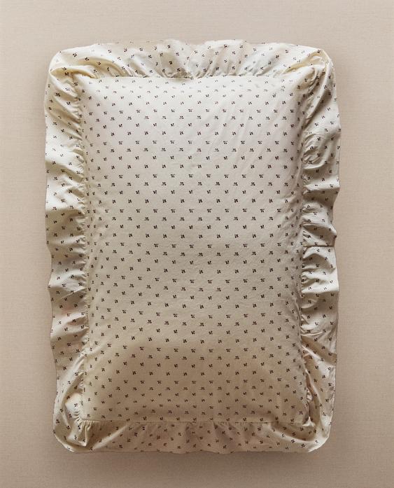 FEDERA DA GUANCIALE PER BAMBINI CON STAMPA FLOREALE E VOLANT FEDERA DA GUANCIALE PER BAMBINI CON STAMPA FLOREALE E VOLANT