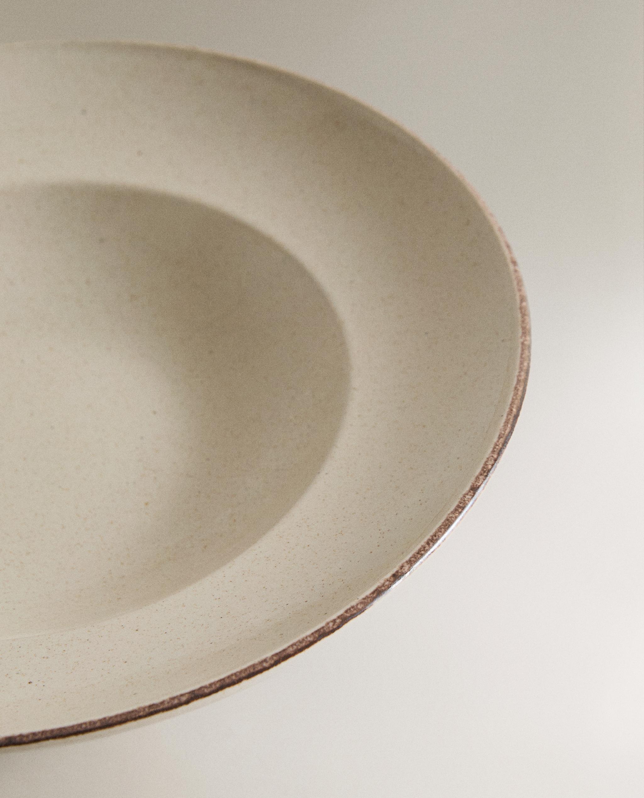 STONEWARE PASTA PLATE WITH ANTIQUE FINISH RIM product thumbnail 6