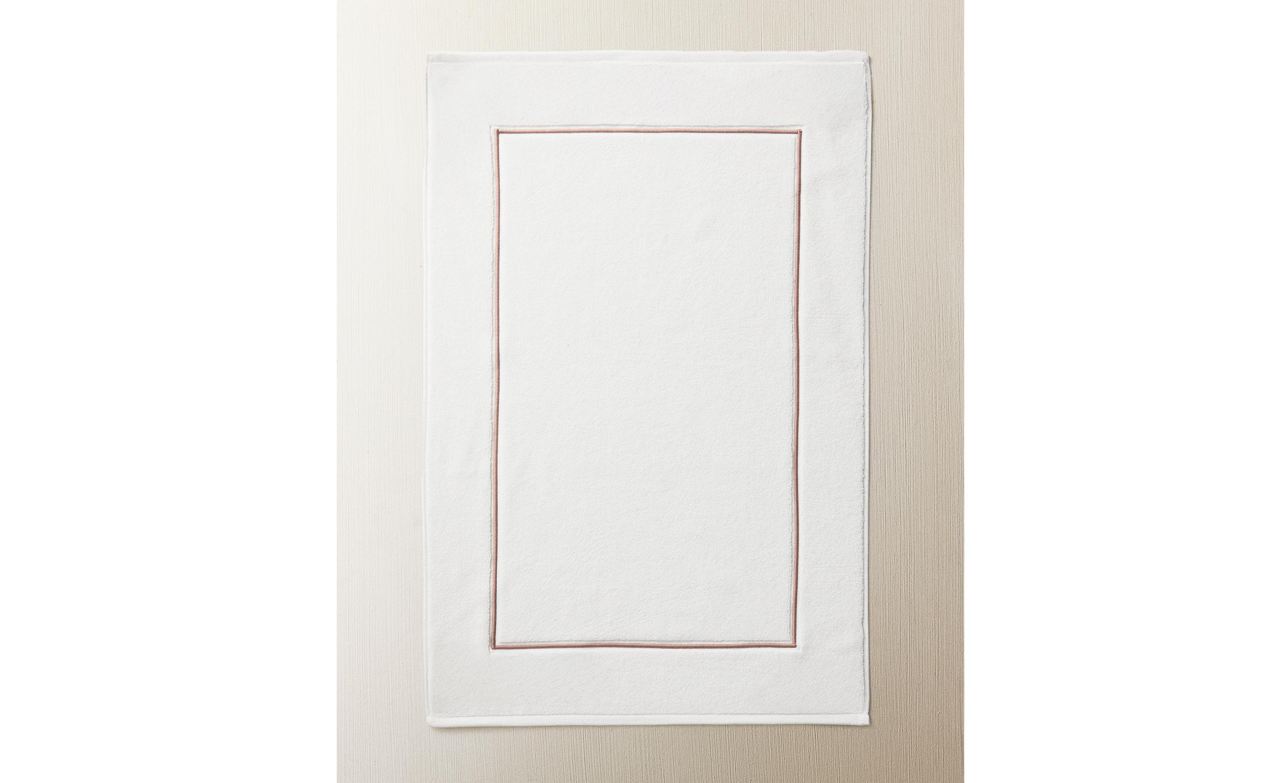 EMBROIDERED SCALLOPED BATH MAT product thumbnail 10