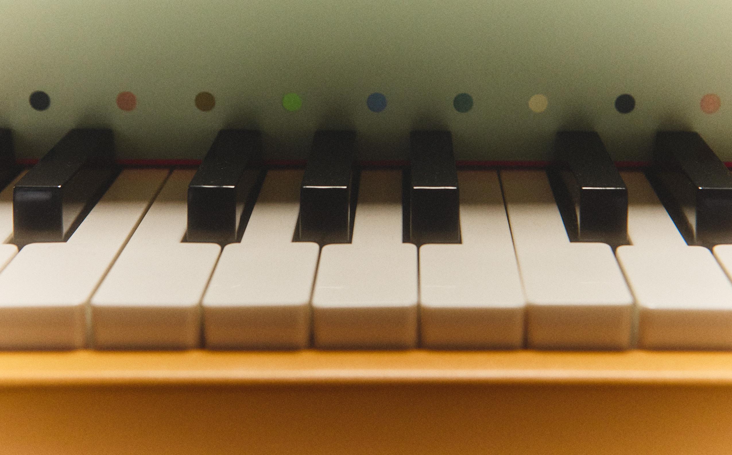 CHILDREN'S WOODEN TOY PIANO INSTRUMENT