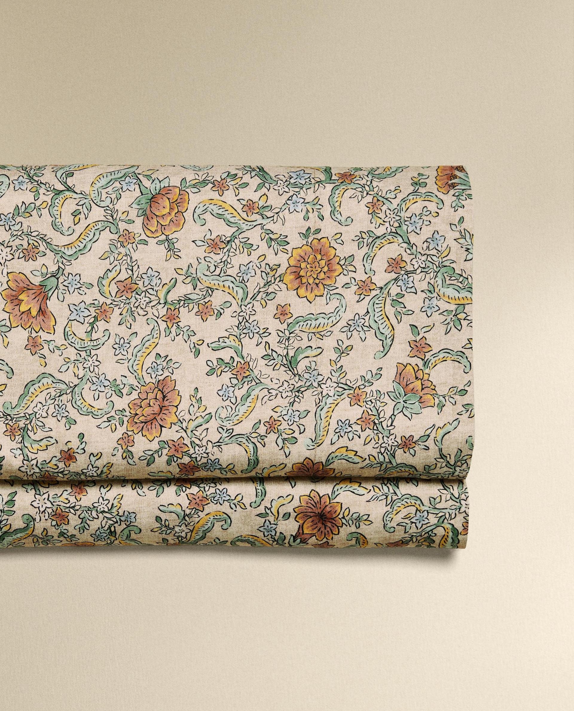 FLORAL PRINT SATEEN FLAT SHEET (300 THREAD COUNT) FLORAL PRINT SATEEN FLAT SHEET (300 THREAD COUNT)