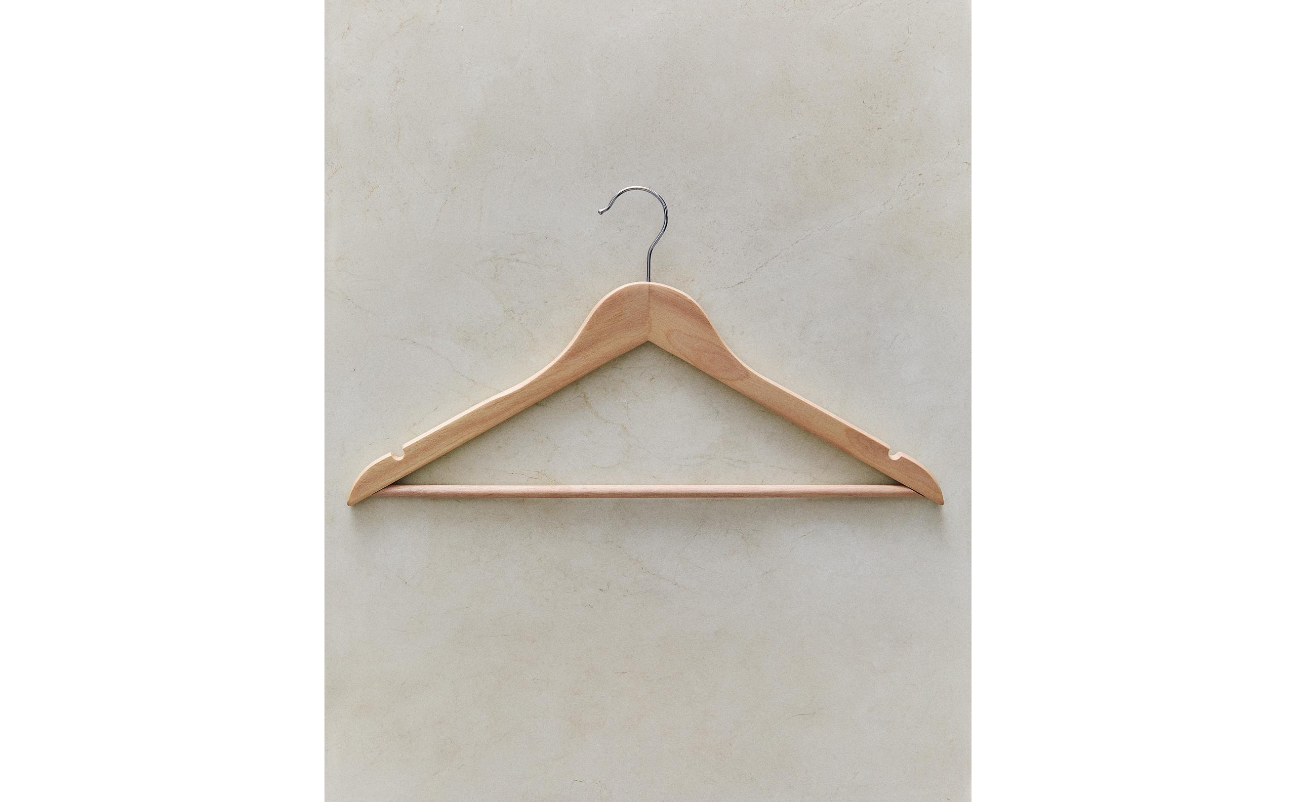 LACQUERED WOODEN HANGER (SET OF 3) product thumbnail 7