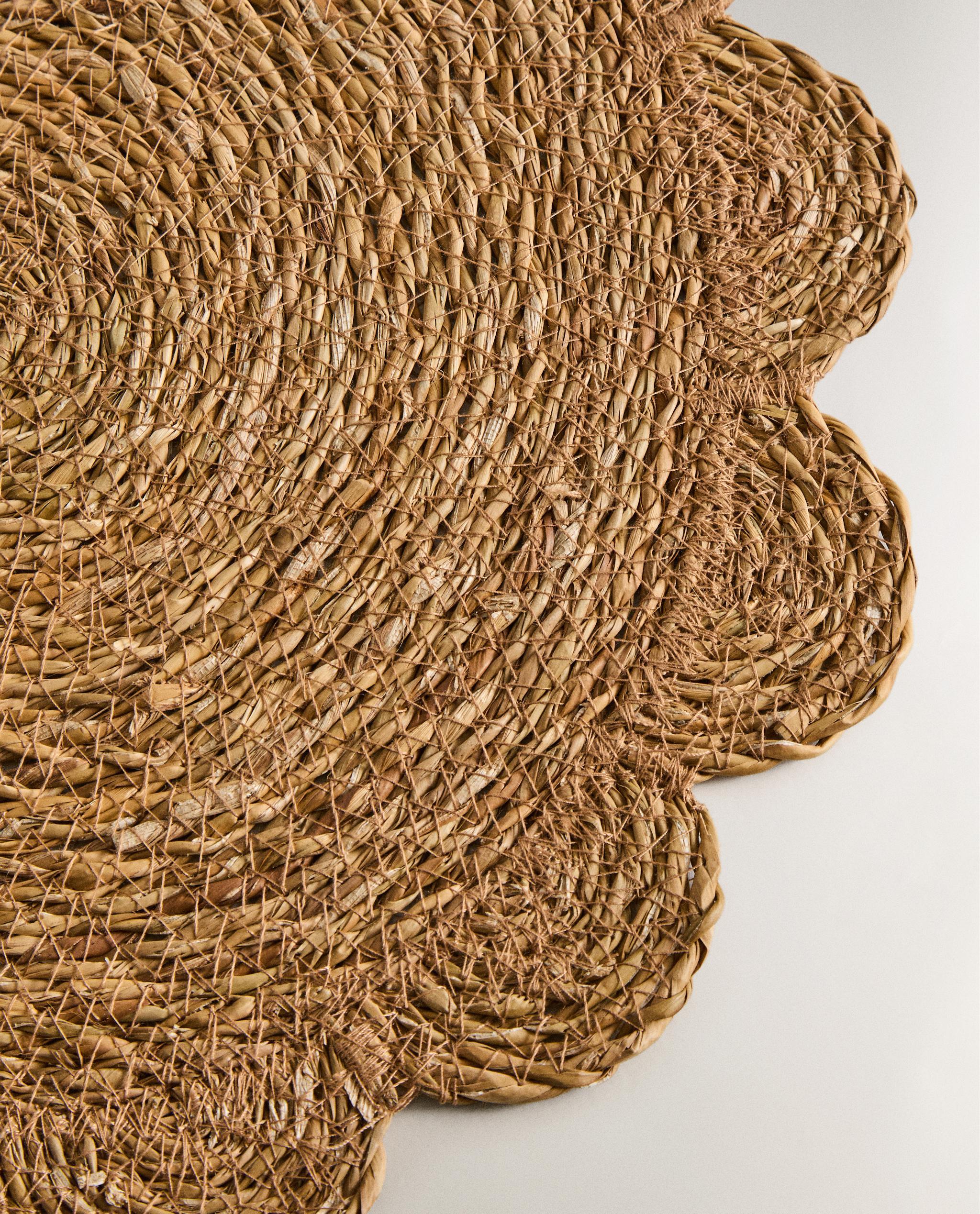 FLOWER RATTAN PLACEMAT product thumbnail 11