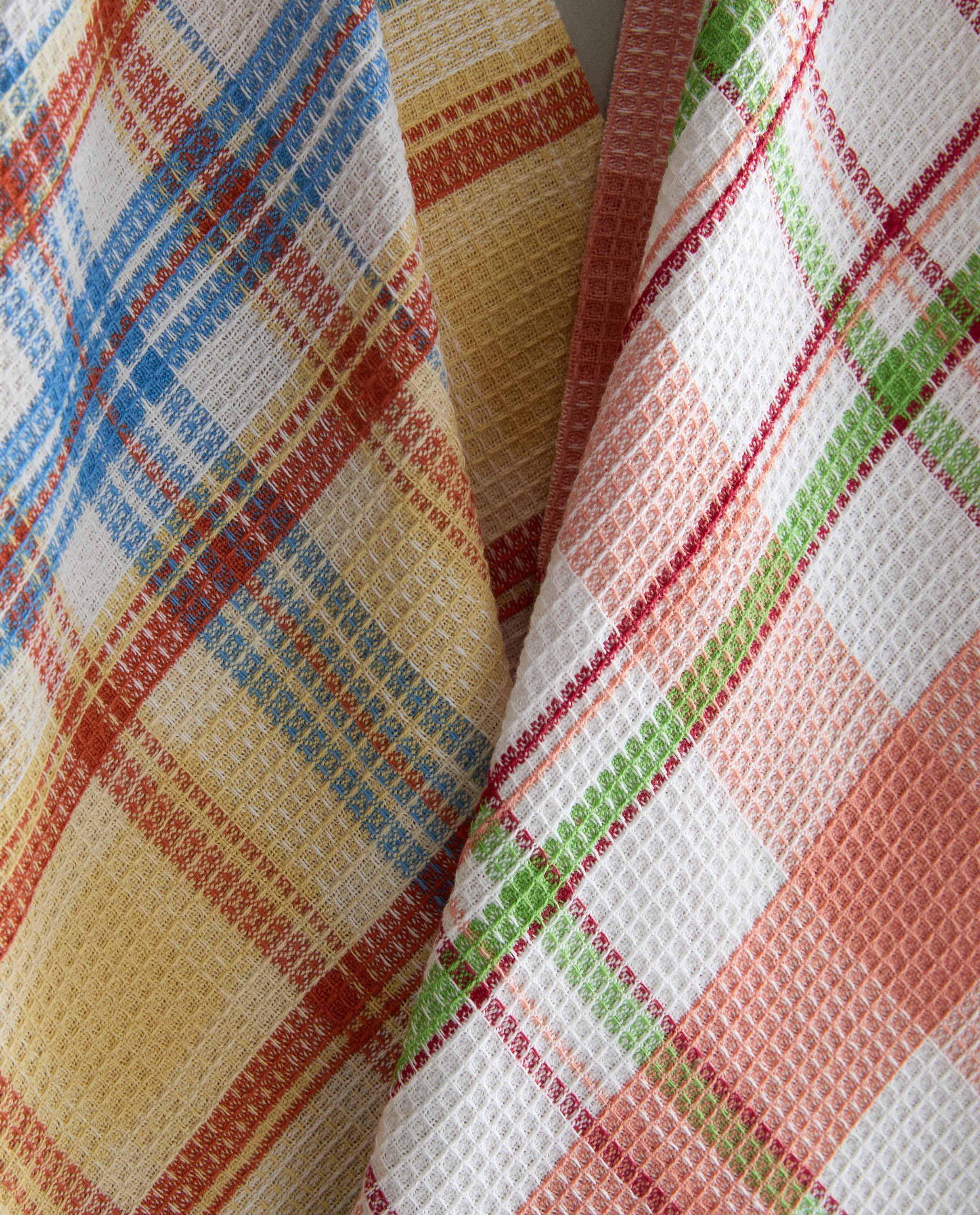 PACK OF WAFFLE-KNIT TEA TOWELS (PACK OF 3) product thumbnail 3