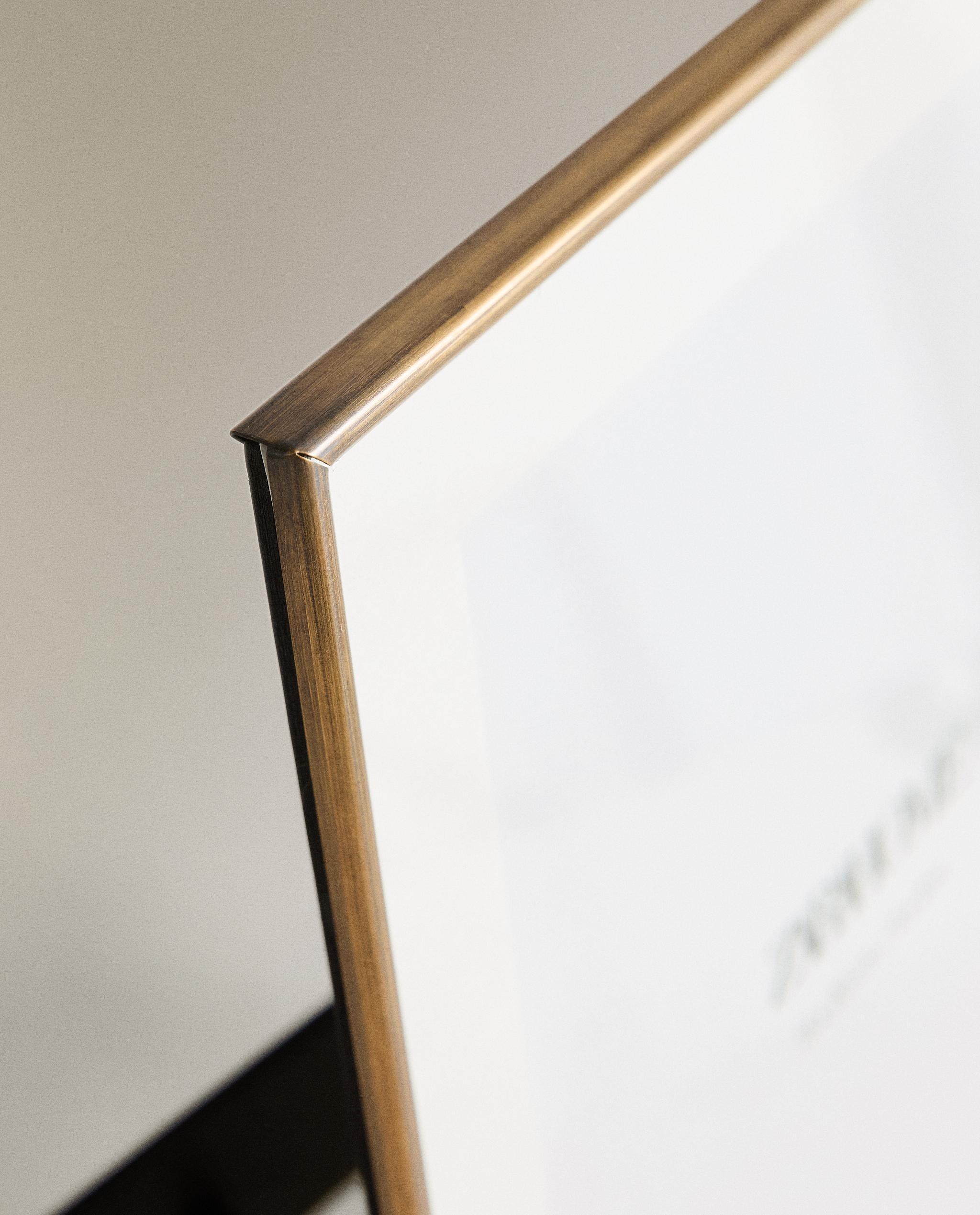 PHOTO FRAME WITH THIN METALLIC BORDER product thumbnail 2