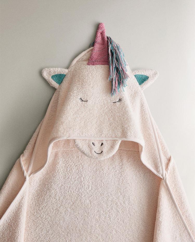 BADEHANDTUCH MIT EINHORN-KAPUZE BADEHANDTUCH MIT EINHORN-KAPUZE