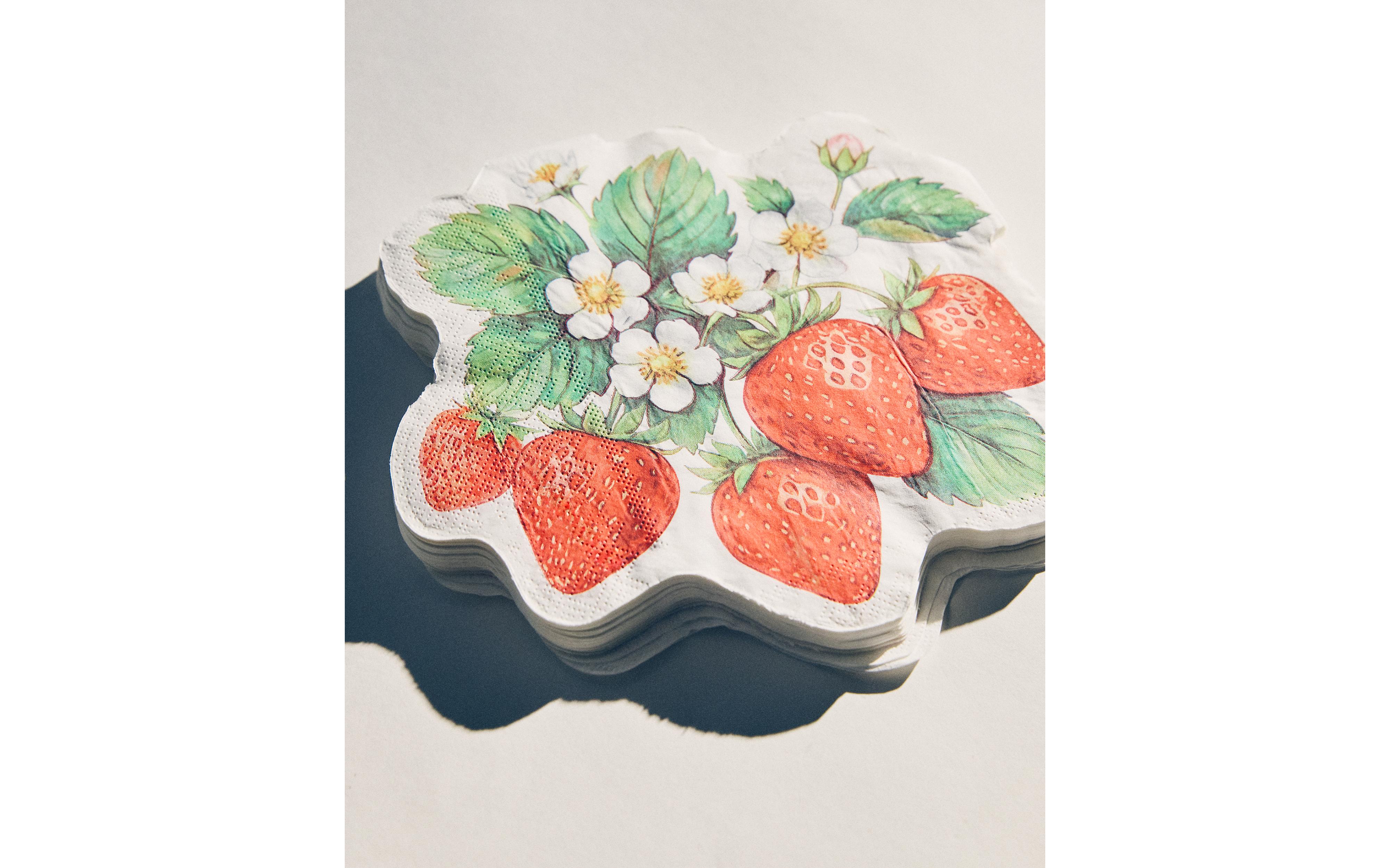 PACK OF STRAWBERRY PAPER NAPKINS (PACK OF 20) product thumbnail 9