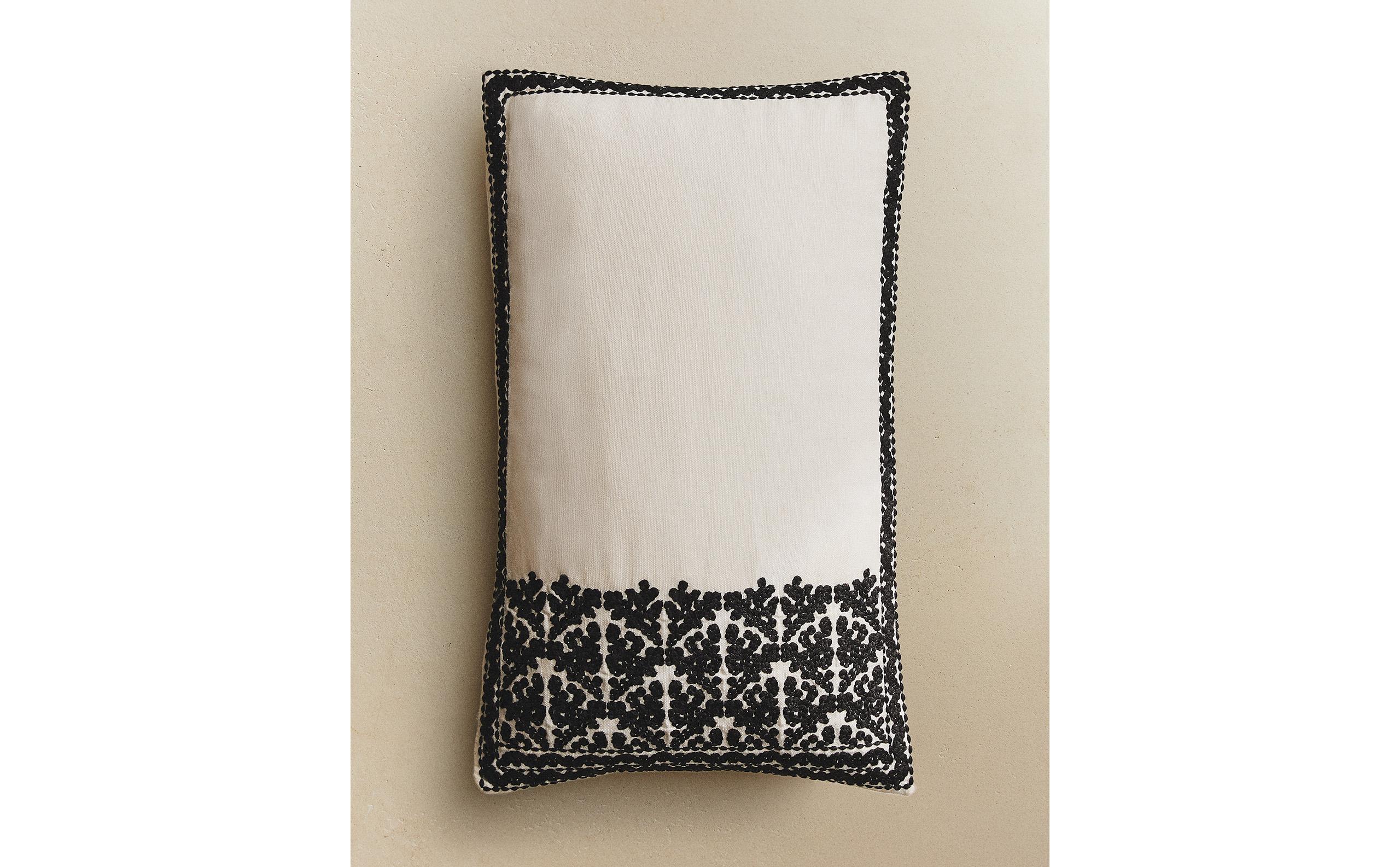 刺繍 クッションカバー | Zara Home 日本/Japan