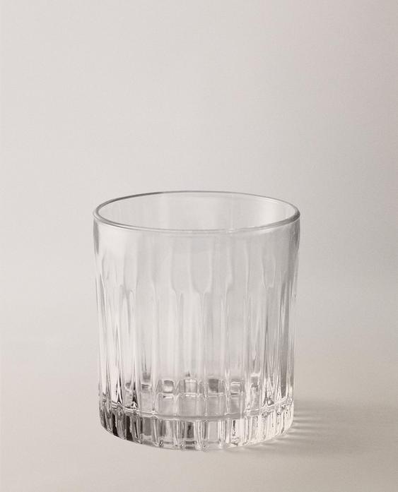 CRYSTALLINE TUMBLER WITH RAISED DESIGN