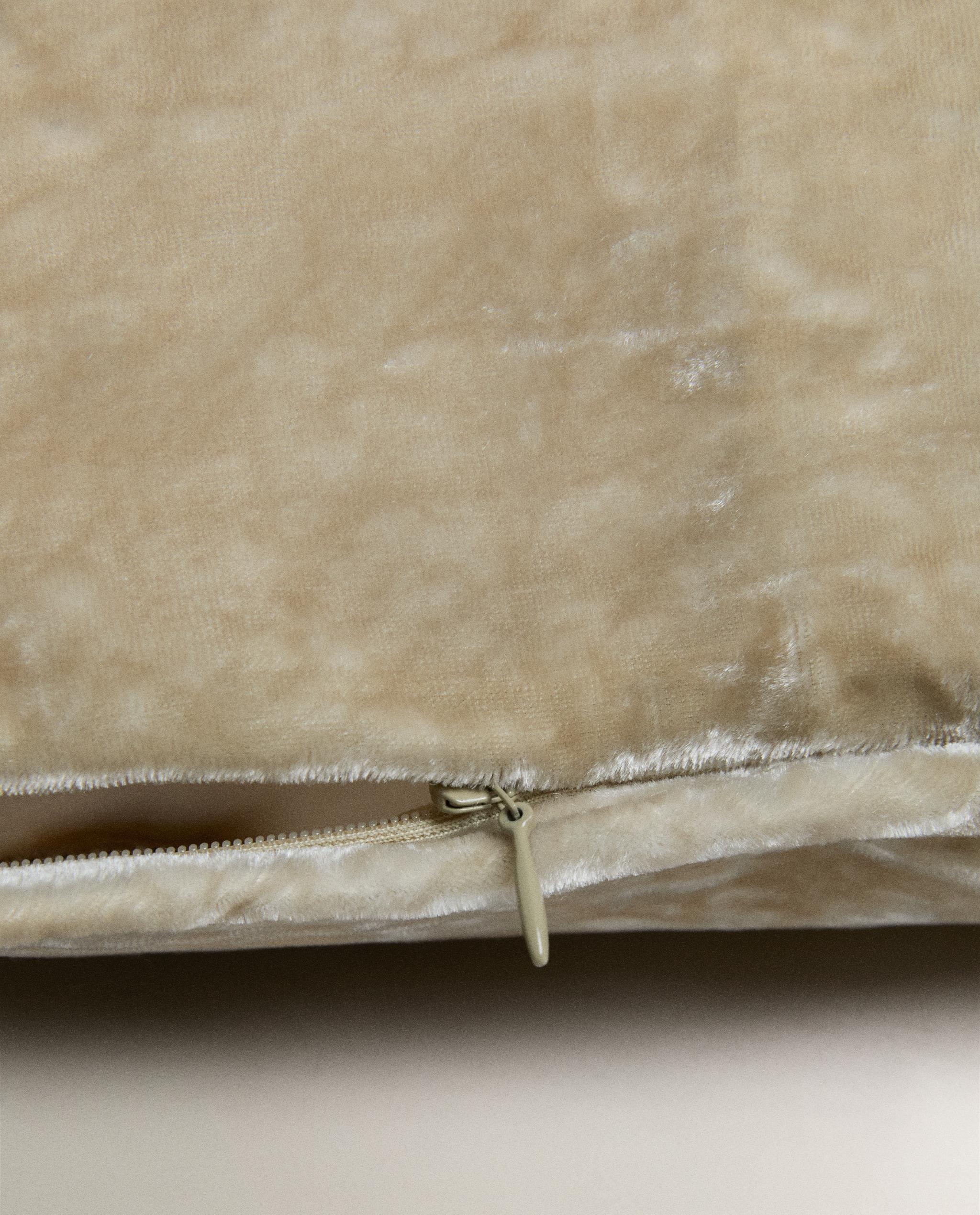 VELVET CUSHION COVER product thumbnail 20