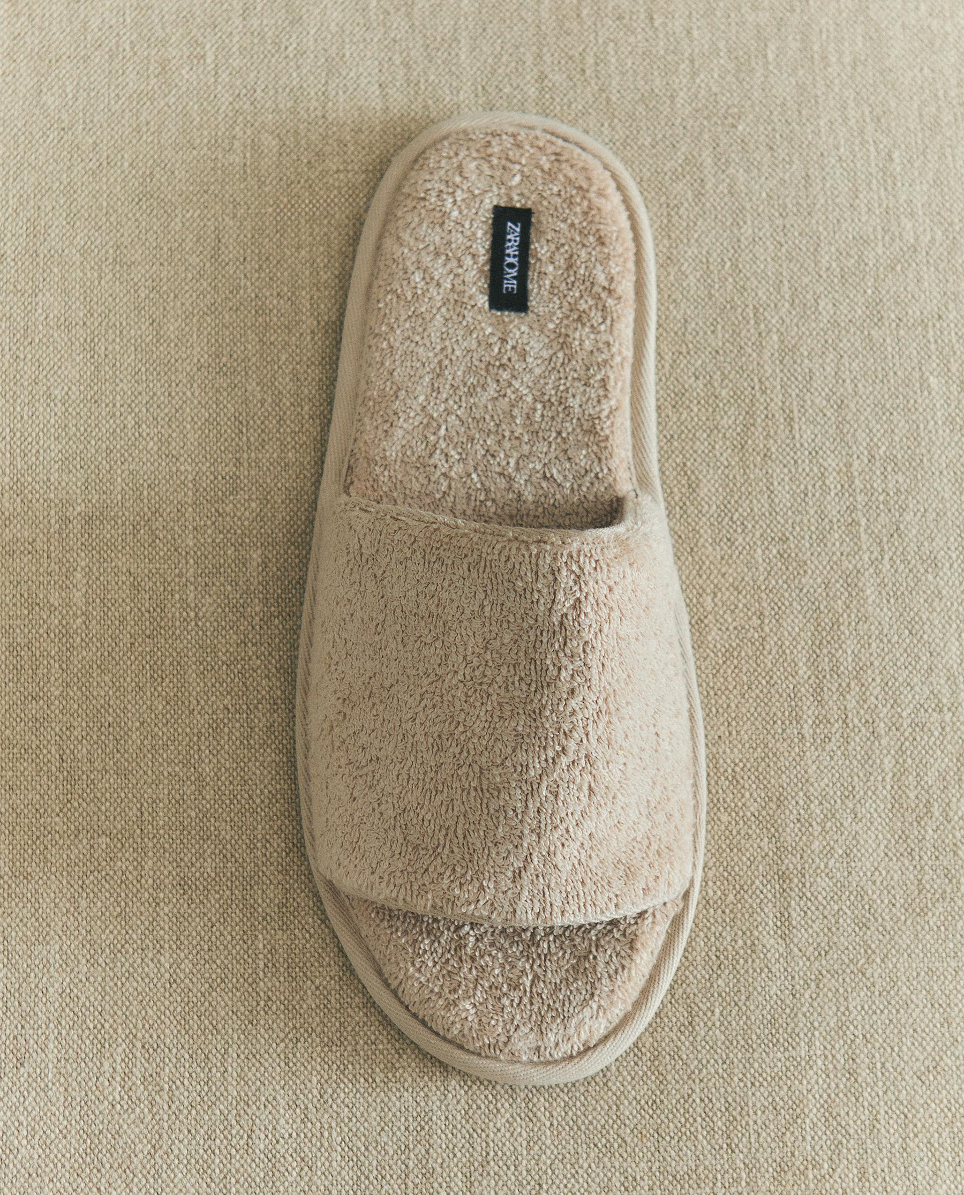 OPEN TERRY BATHROOM SLIPPERS OPEN TERRY BATHROOM SLIPPERS