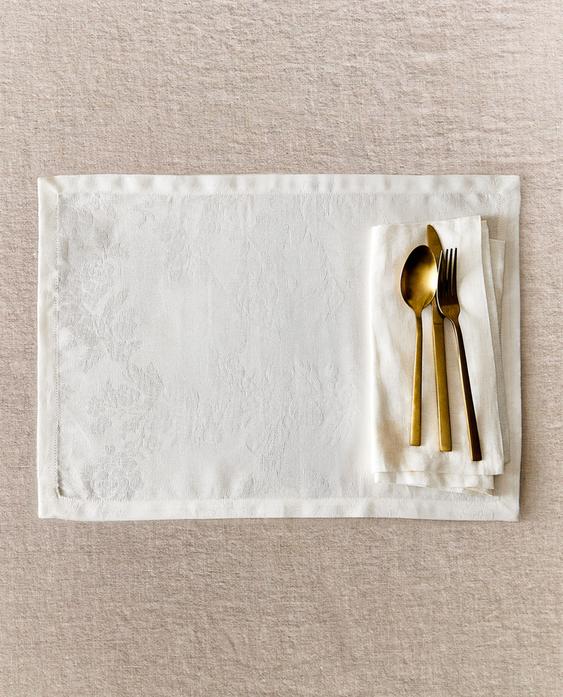 SET DE TABLE JACQUARD ROSES SET DE TABLE JACQUARD ROSES