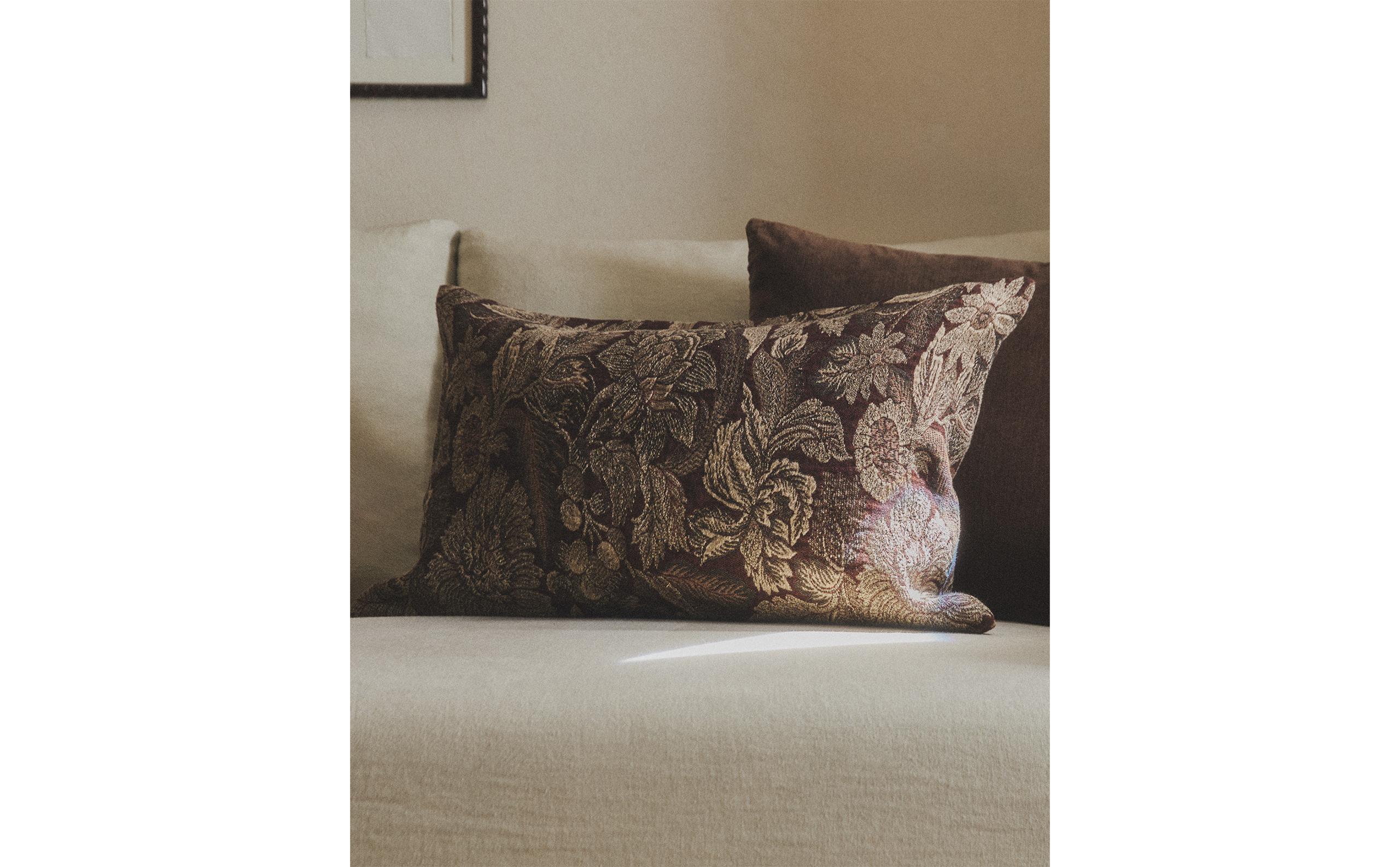 ジャカード フラワー クッションカバー | Zara Home 日本/Japan