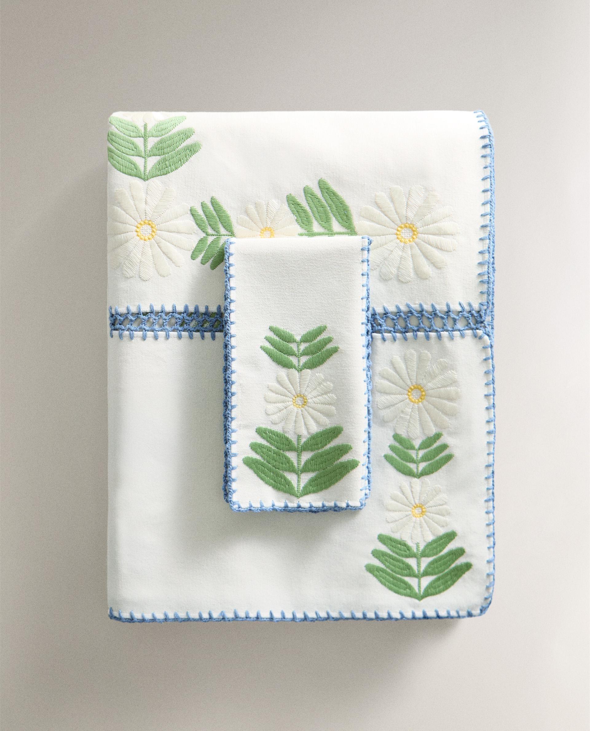 poppo様　刺繍テーブルクロス200x140cm poppo様 刺繍テーブルクロス200x140cm 160-8880__07.jpg