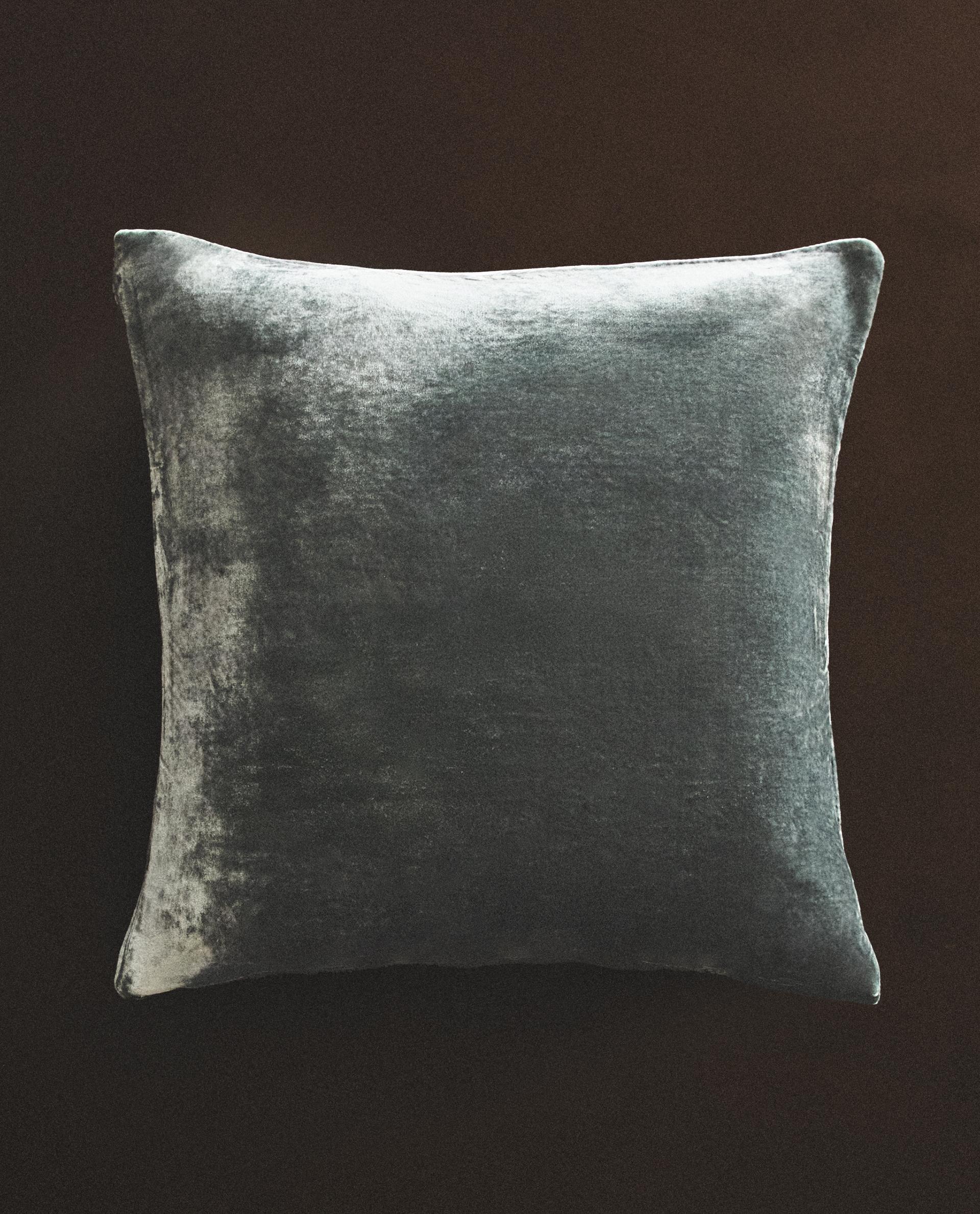 VELVET CUSHION COVER product thumbnail 17